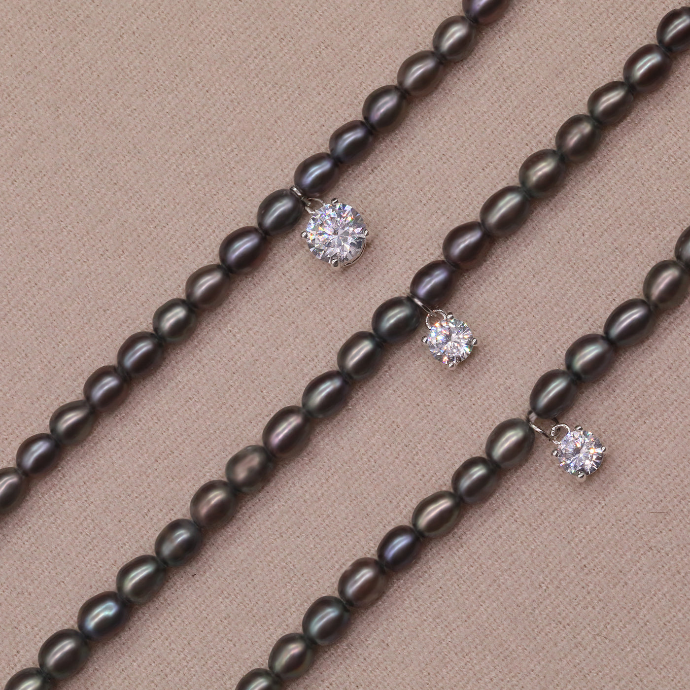 Exquisite Fresh Water Pearl with Zircon Necklace Earrings Bracelet Anklet Four piece Set Luxurious Elegant Zircon Fresh Water Pearl set ideal for Christmas, Valentine's Day and Thanksgiving gifts, suitable for everyday, wedding and birthday