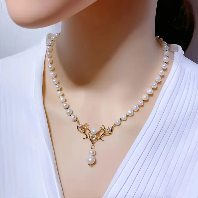 A 100% handmade authentic white freshwater pearl necklace with gold-plated antler pendant, elegant freshwater pearl jewelry, suitable for her holiday gifts, with a gift box for everyday wear, weddings and anniversaries. 【NK-XL2501White-07】