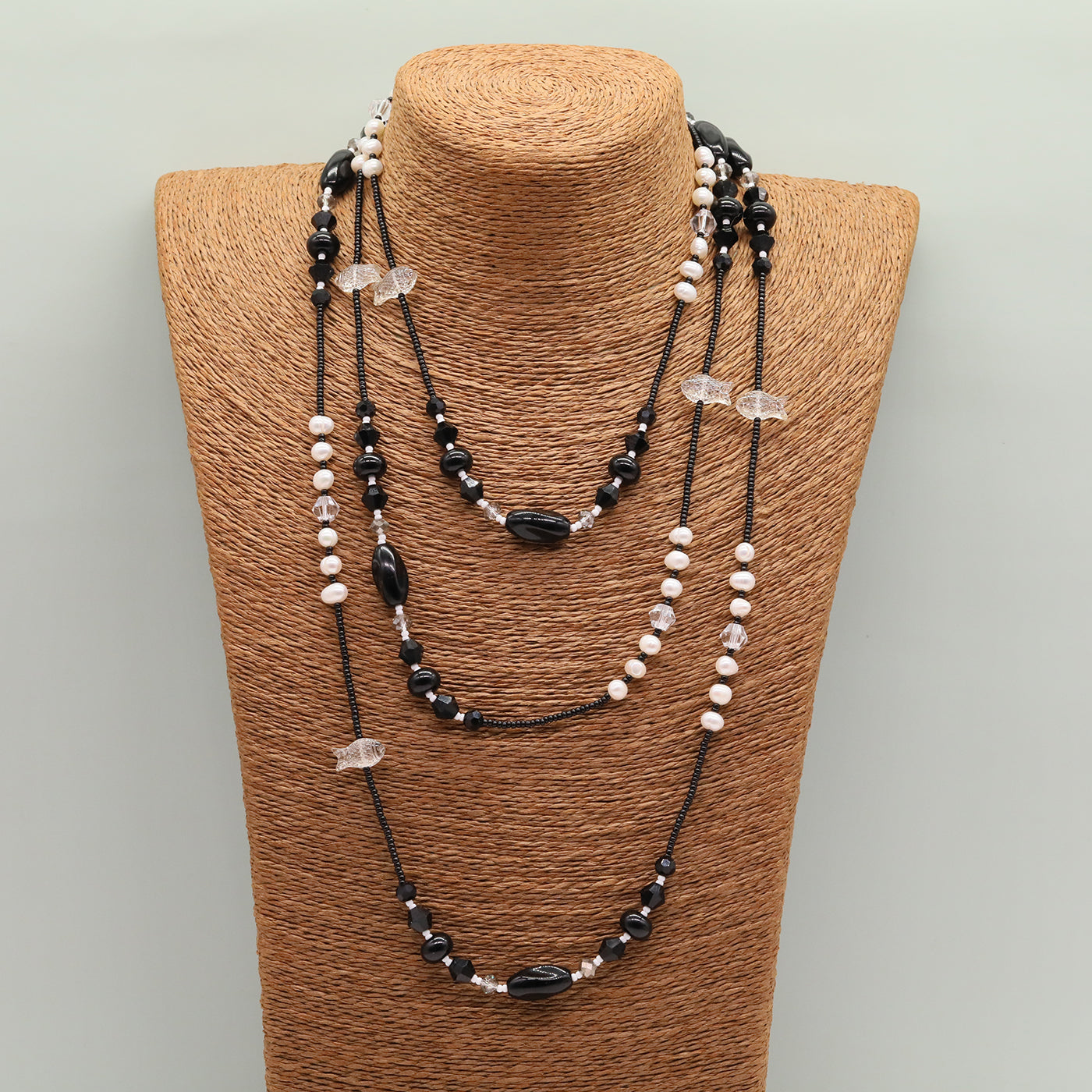 100% handmade black and white stone with natural freshwater Pearl long necklace Boho style Handmade long necklace with small fish pendant Fashion sweater chain Suitable for everyday, wedding, birthday party, anniversary, Christmas, Valentine's Day