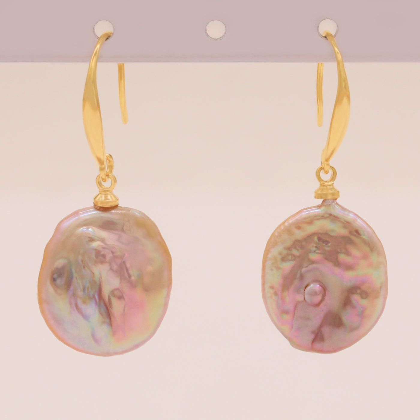 Fresh Fresh Water Baroque Pearl pendant Earrings Natural Aurora Gloss Fresh water pearl earrings, unique irregular design, suitable for everyday wear and gift occasions French elegant fresh water pearl earrings