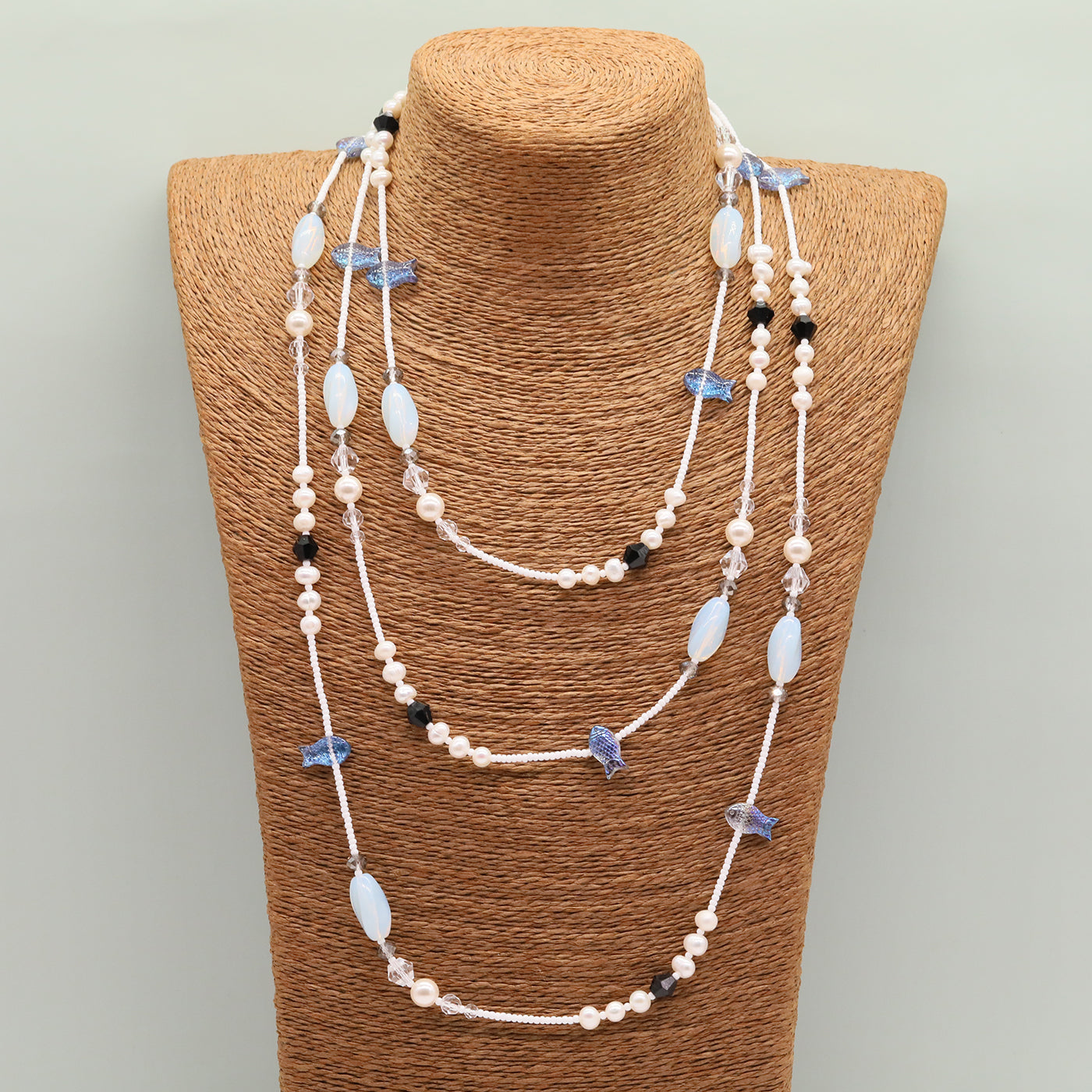 100% handmade black and white stone with natural freshwater Pearl long necklace Boho style Handmade long necklace with small fish pendant Fashion sweater chain Suitable for everyday, wedding, birthday party, anniversary, Christmas, Valentine's Day