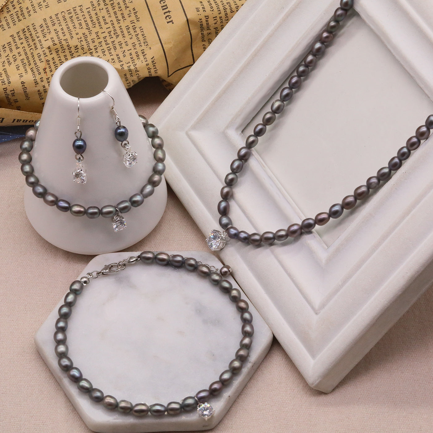 Exquisite Fresh Water Pearl with Zircon Necklace Earrings Bracelet Anklet Four piece Set Luxurious Elegant Zircon Fresh Water Pearl set ideal for Christmas, Valentine's Day and Thanksgiving gifts, suitable for everyday, wedding and birthday