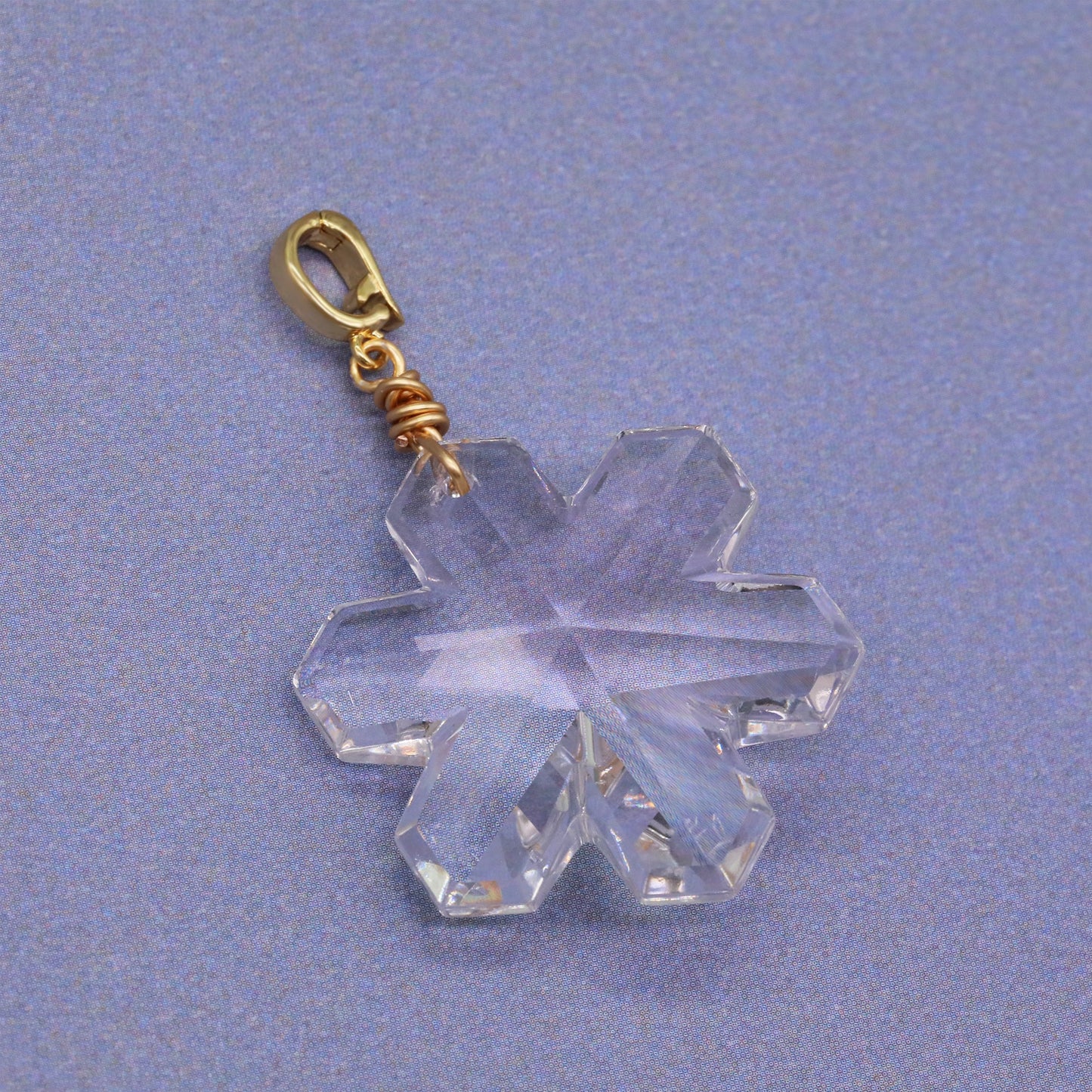 The French elegant 16.93inch long AAA Freshwater Pearl necklace comes with authentic Austrian AAA crystal pendant in the shape of a snowflake, with a gift box, exquisite gift options for everyday, wedding and festive wear