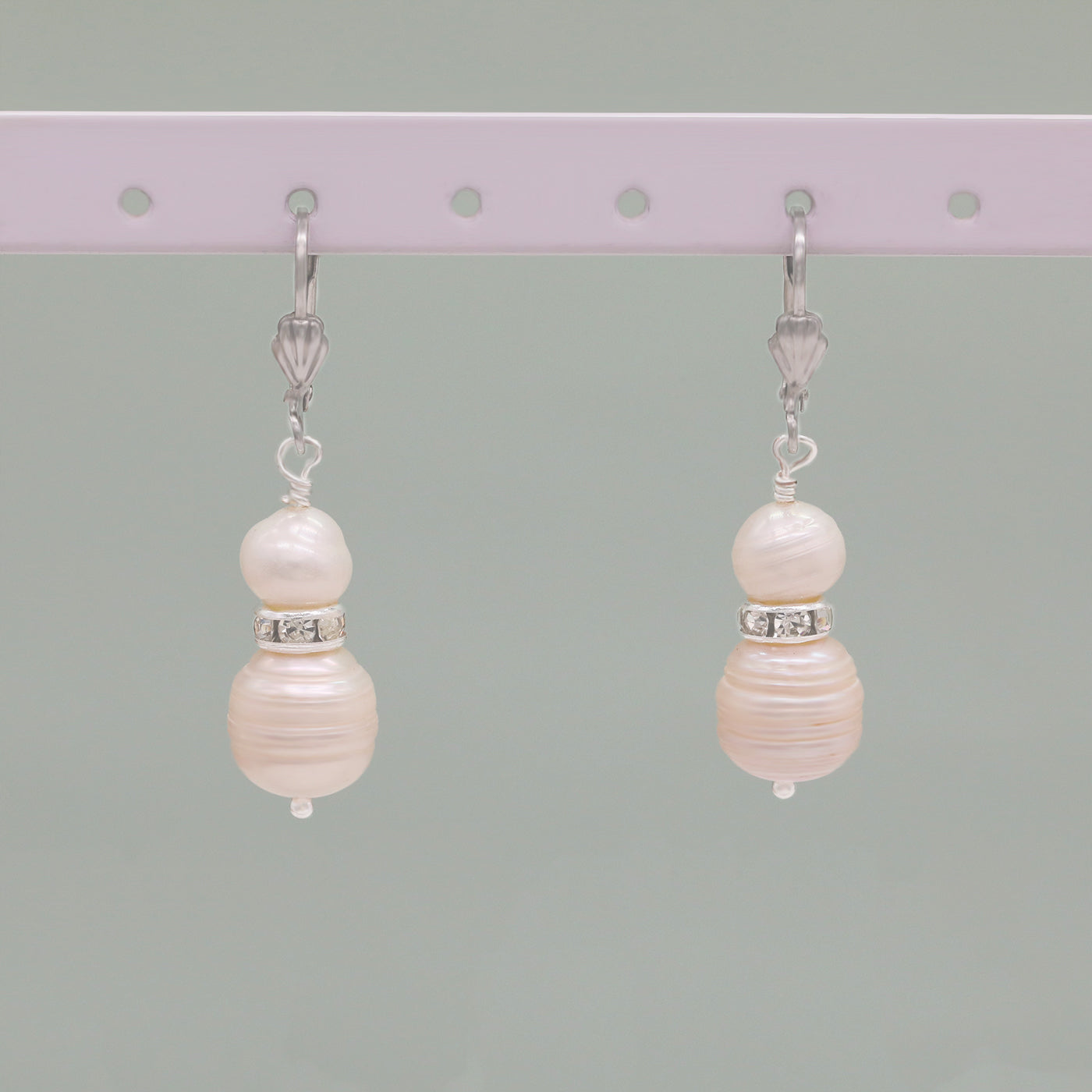 Classic and elegant freshwater pearl earrings suitable for banquets, daily, beauty pageants, festivals, parties wear men and women luxury freshwater pearl earrings jewelry, with gift boxes, beautiful Christmas, Valentine's Day