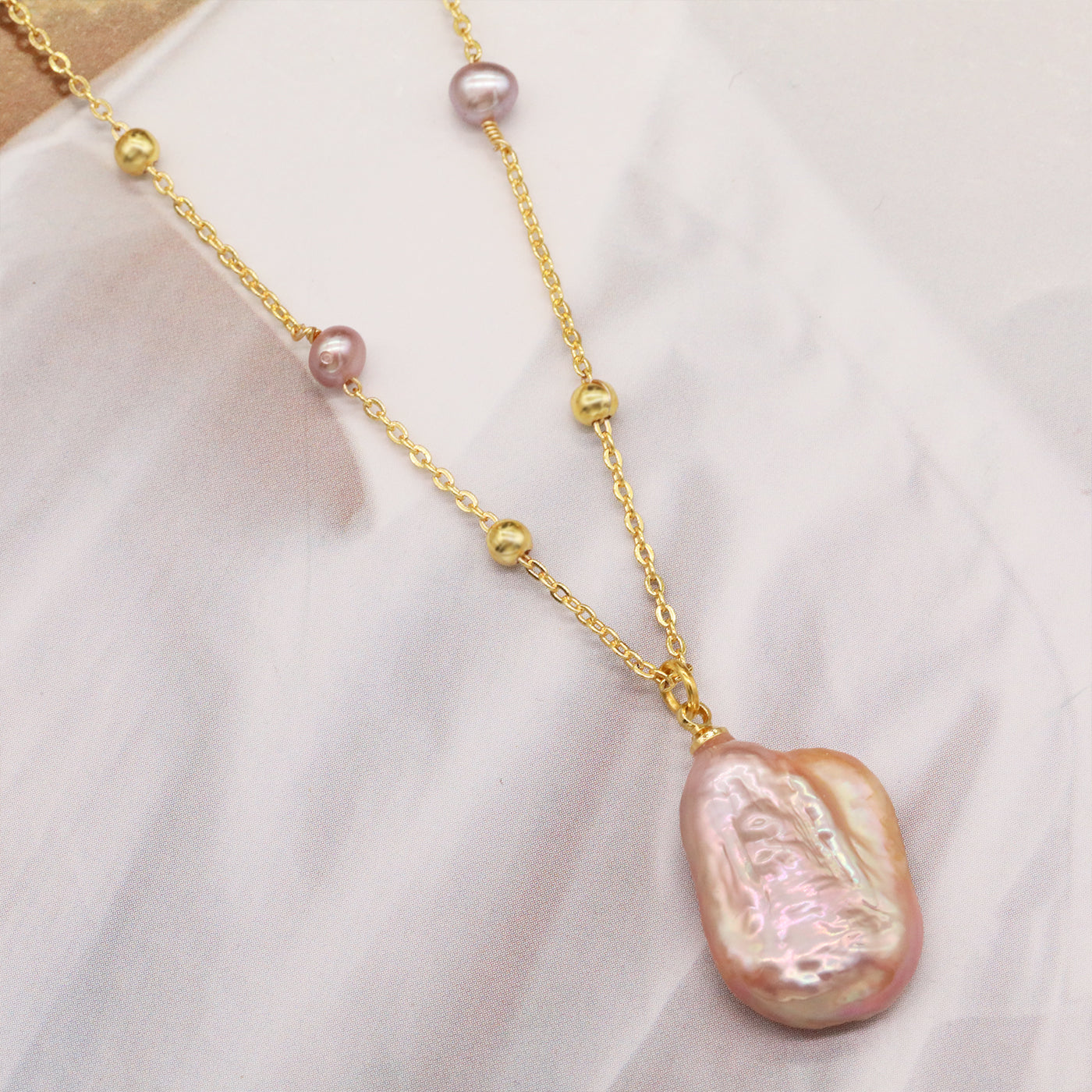 1 stylish and exquisite geometric Baroque freshwater pearl pendant necklace, women's freshwater pearl pendant necklace, Valentine's Day gift for girlfriends, banquet and wedding accessories【XL-2502Golden-02】