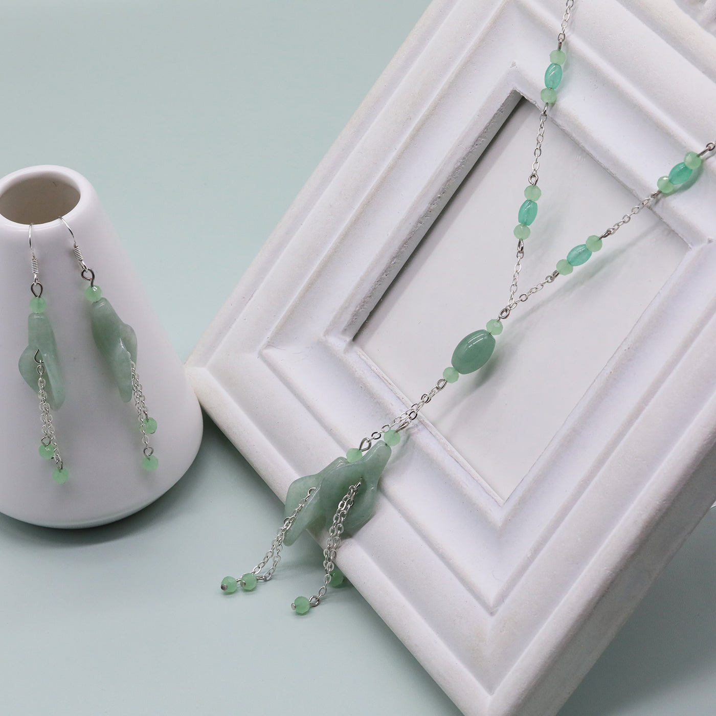 Handcrafted green trumpet shape stone Necklace Earrings Jewelry set Boho style Stone jewelry set Gift suitable for wedding party Holiday photo shoot Party Halloween Christmas Valentine's Day
