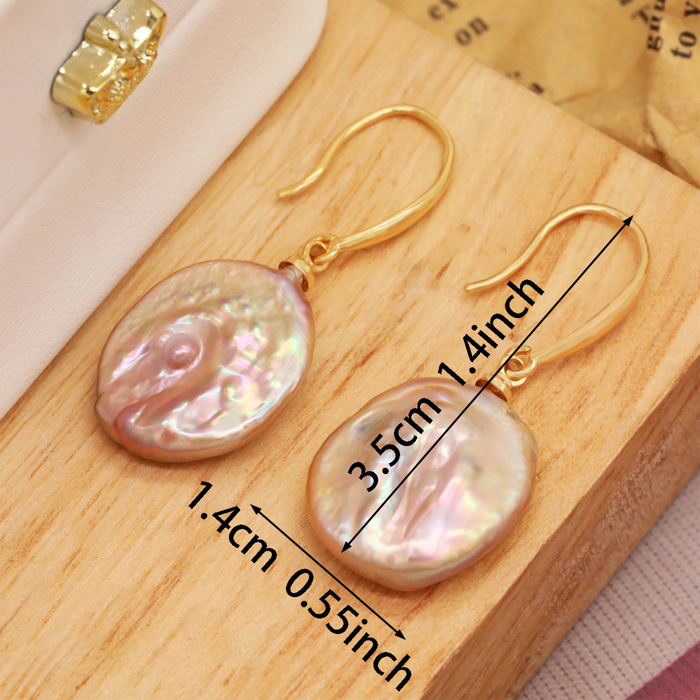 Fresh Fresh Water Baroque Pearl pendant Earrings Natural Aurora Gloss Fresh water pearl earrings, unique irregular design, suitable for everyday wear and gift occasions French elegant fresh water pearl earrings