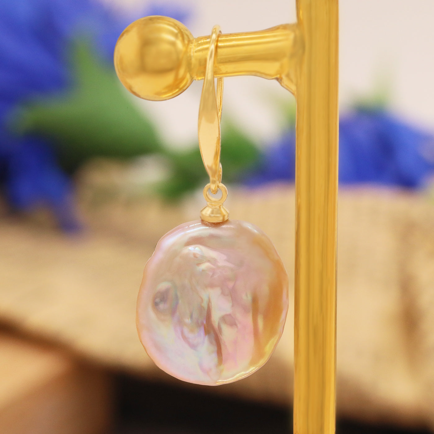 Fresh Fresh Water Baroque Pearl pendant Earrings Natural Aurora Gloss Fresh water pearl earrings, unique irregular design, suitable for everyday wear and gift occasions French elegant fresh water pearl earrings