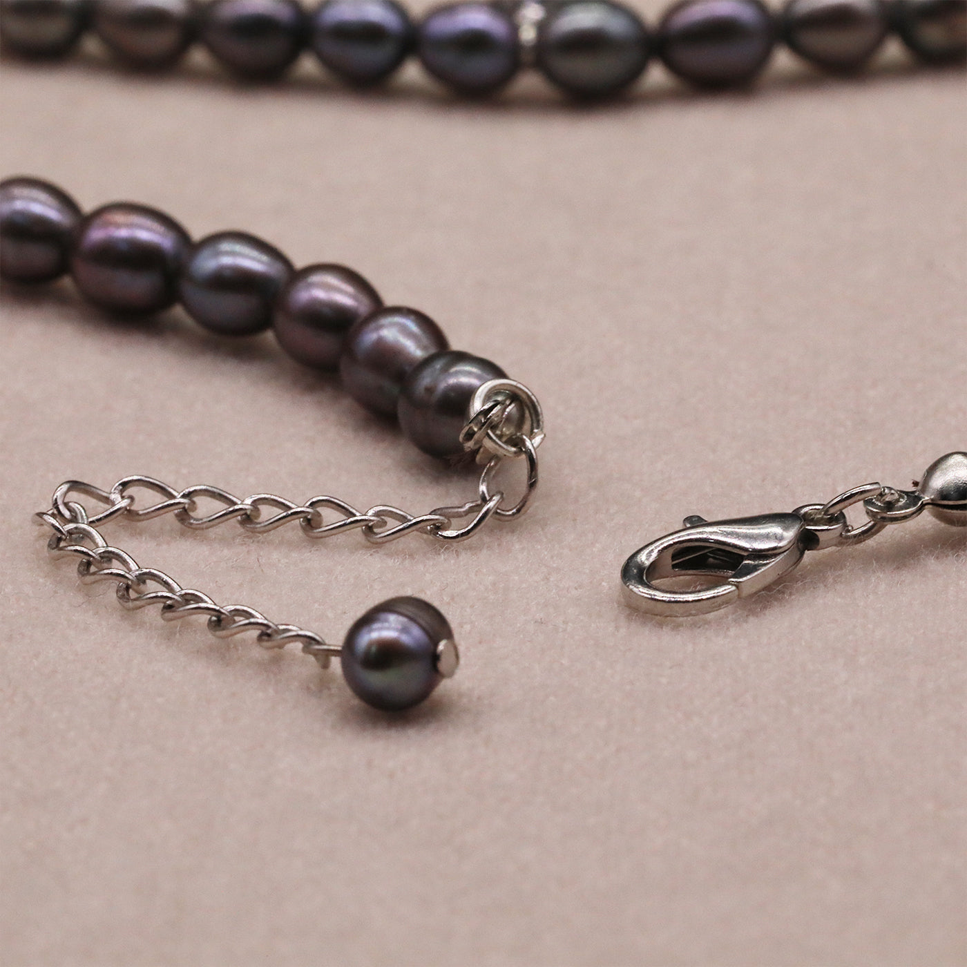 Exquisite Fresh Water Pearl with Zircon Necklace Earrings Bracelet Anklet Four piece Set Luxurious Elegant Zircon Fresh Water Pearl set ideal for Christmas, Valentine's Day and Thanksgiving gifts, suitable for everyday, wedding and birthday