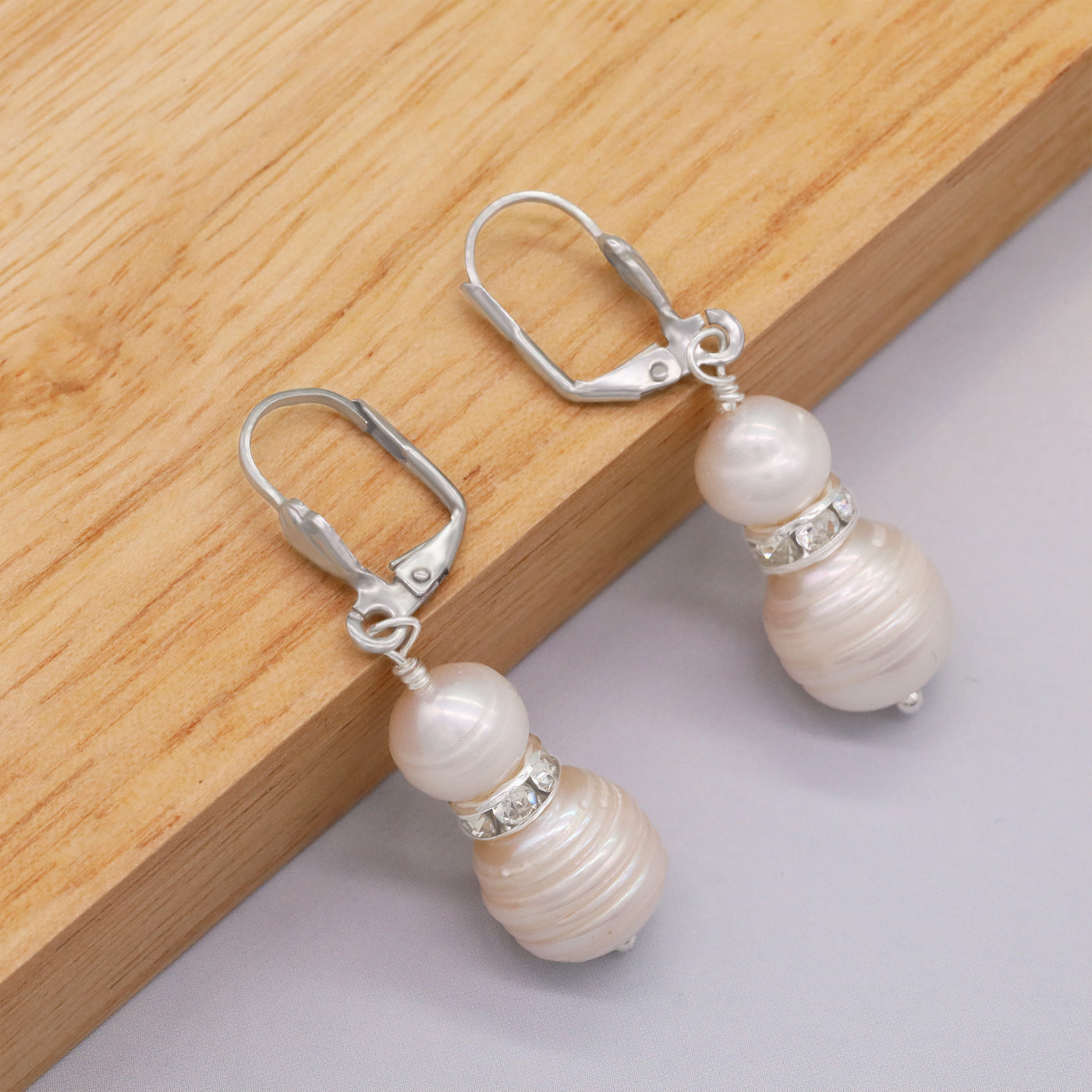 Classic and elegant freshwater pearl earrings suitable for banquets, daily, beauty pageants, festivals, parties wear men and women luxury freshwater pearl earrings jewelry, with gift boxes, beautiful Christmas, Valentine's Day