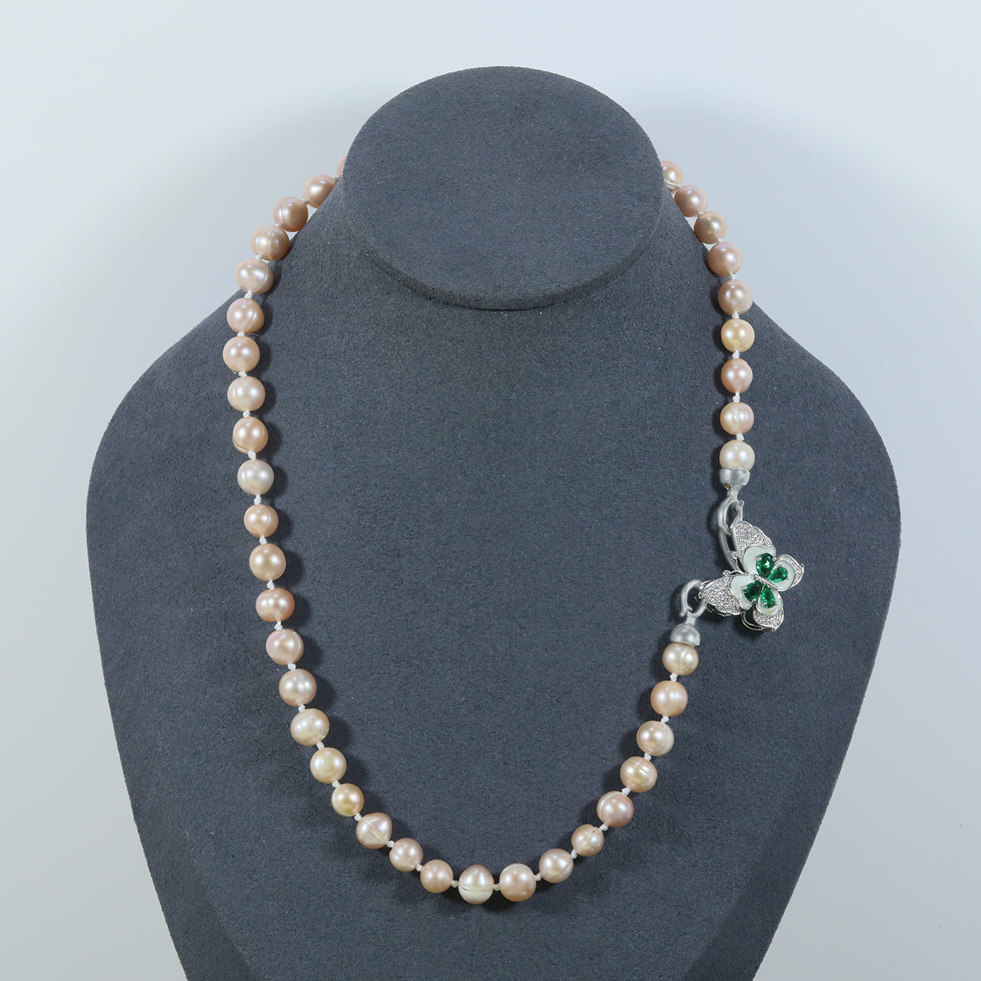 Exquisite 100% handmade freshwater pearl necklace for men and women with green butterfly set with diamond buckle luxury freshwater pearl jewelry for men and women, suitable for everyday, wedding, Christmas and Valentine's Day wear【NK-XL2501Pink-02】