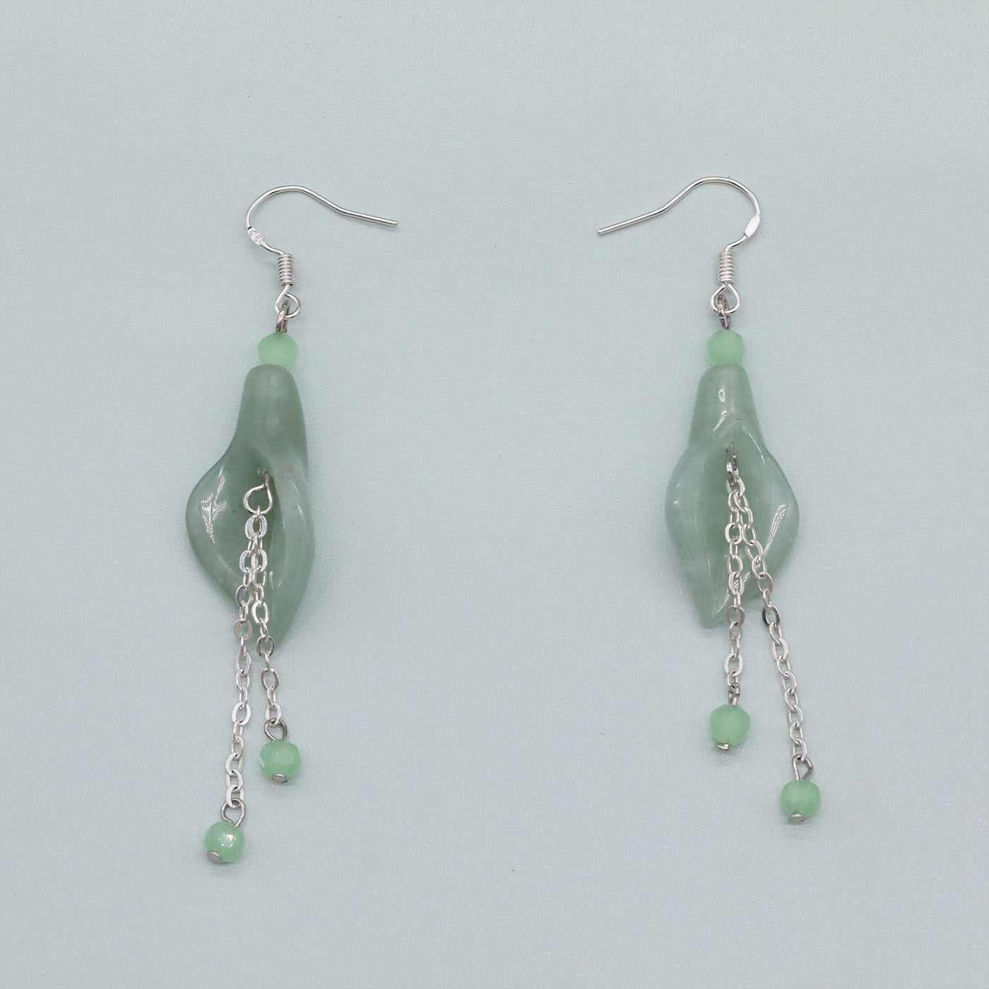 Handcrafted green trumpet shape stone Necklace Earrings Jewelry set Boho style Stone jewelry set Gift suitable for wedding party Holiday photo shoot Party Halloween Christmas Valentine's Day