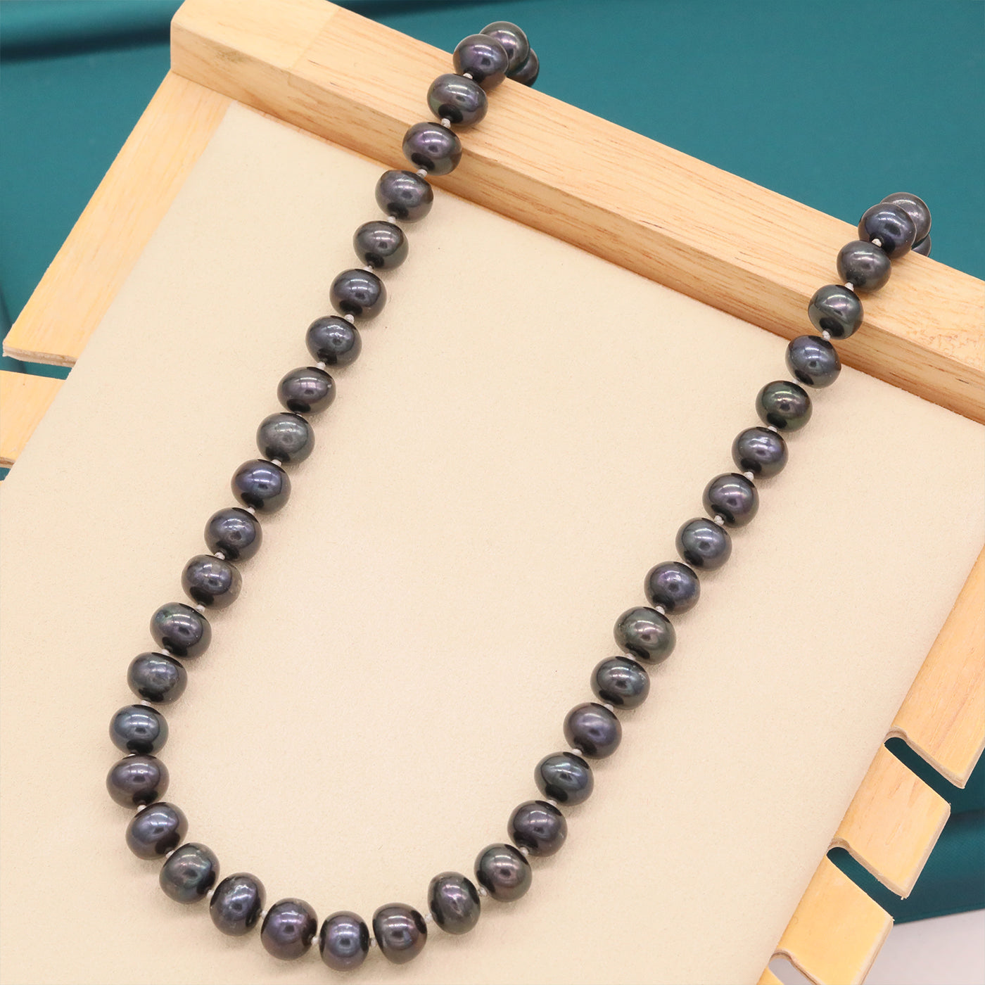 10mm Black Freshwater Pearl Necklace 100% handmade 17.7inch long Freshwater Pearl necklace with gold flower buckle, suitable for everyday, wedding parties and festive wear【XL-2502Black-01G】