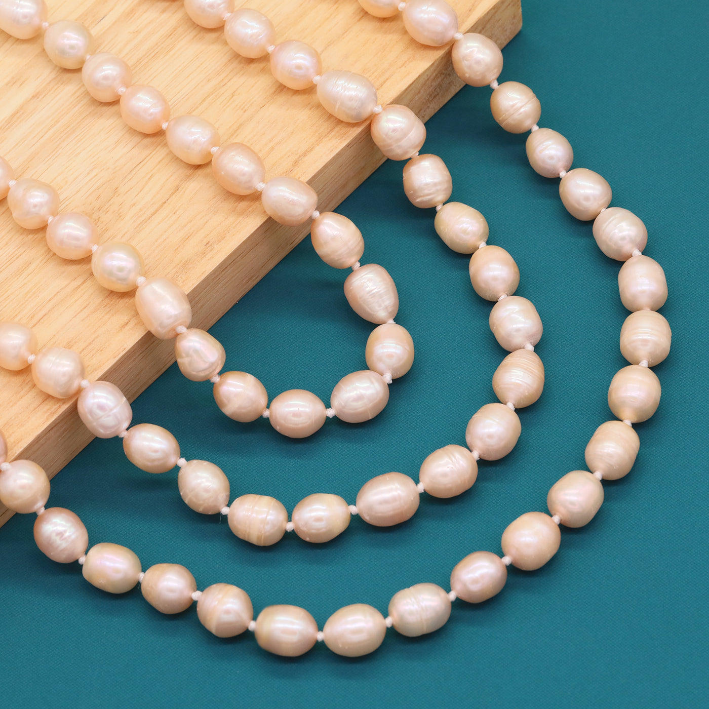 A beautiful 100% handmade, freshwater pearl necklace with golden flower buckle, 10mm, perfect for bridal jewelry, Mother's Day, birthday gifts, parties, giving the perfect ideal gift choice