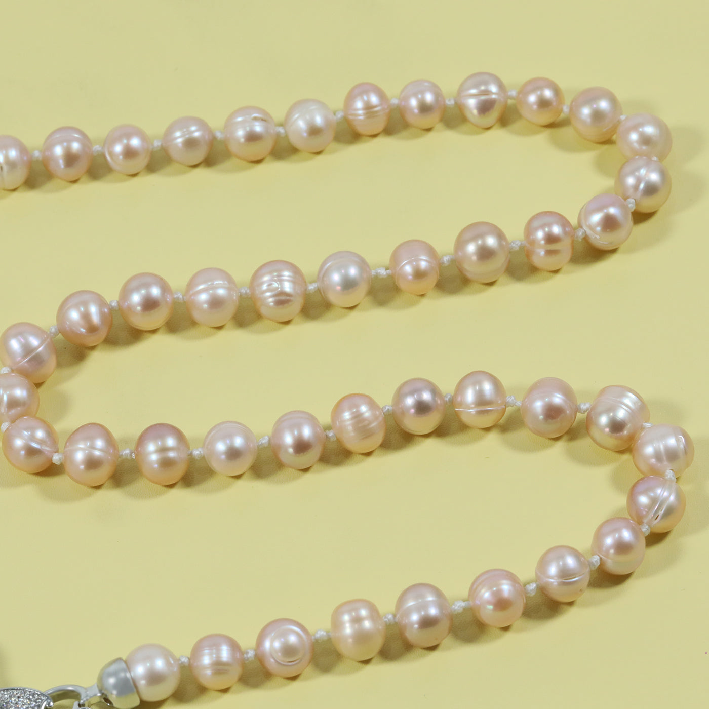 Exquisite 100% handmade freshwater pearl necklace for men and women with green butterfly set with diamond buckle luxury freshwater pearl jewelry for men and women, suitable for everyday, wedding, Christmas and Valentine's Day wear【NK-XL2501Pink-02】