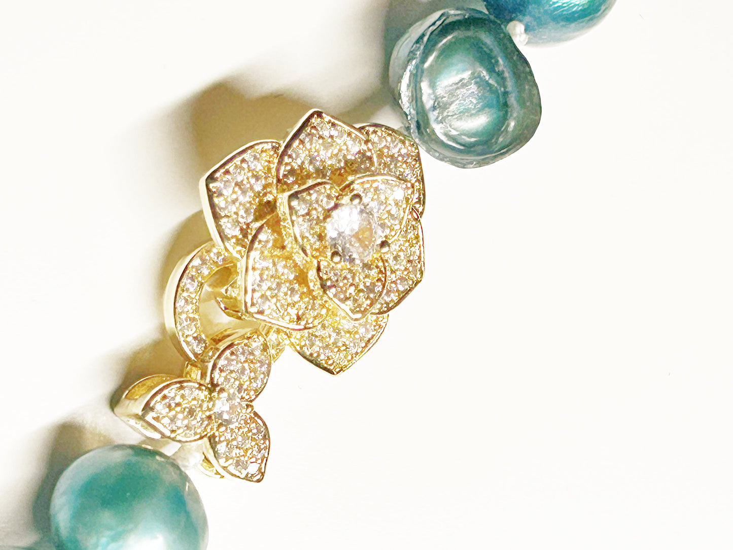 Dyed freshwater pearl 17 inch necklace w/gold rhinestone clasp Gift Boxed