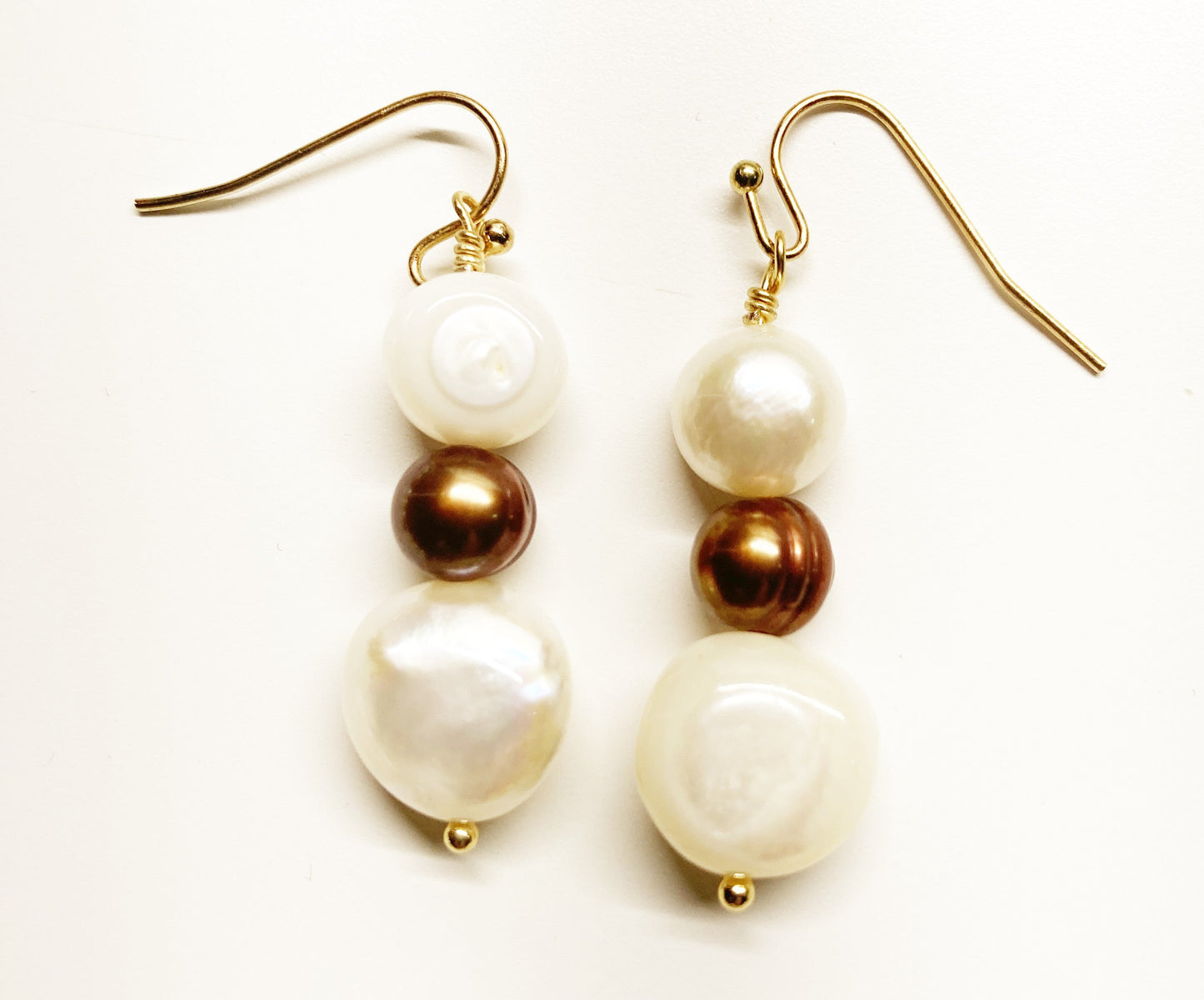 XL-2412WHITE-02 FRESHWATER PEARLNECKLACE AND EARRING SET COPPER ACCENT PEARLS