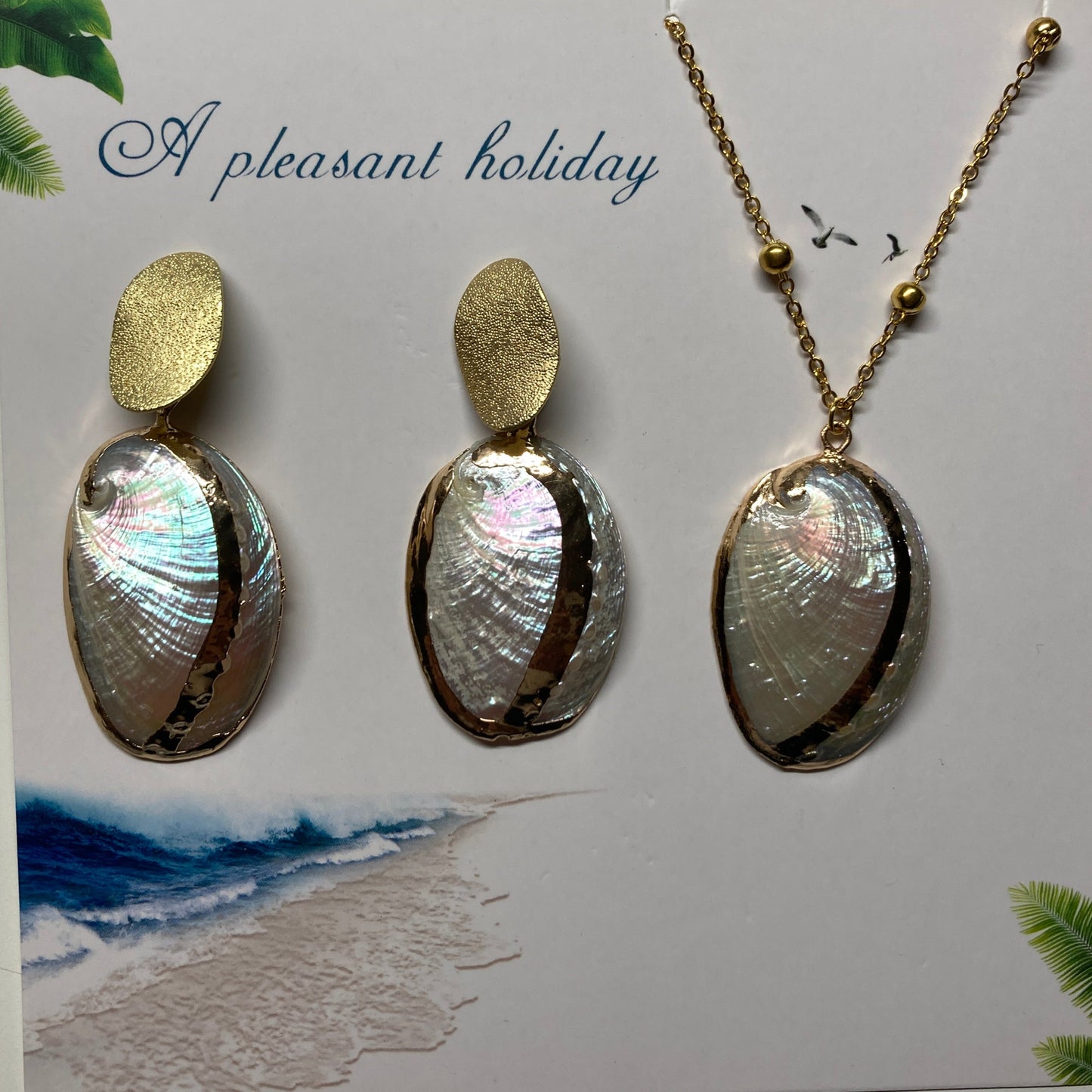 Boho Ocean Theme Jewelry Set Natural Seashell Pendant Necklace and Earrings for Summer Beach Vacation