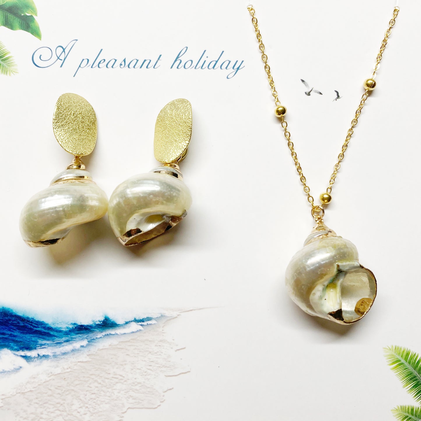 Boho Ocean Theme Jewelry Set Natural Seashell Pendant Necklace and Earrings for Summer Beach Vacation