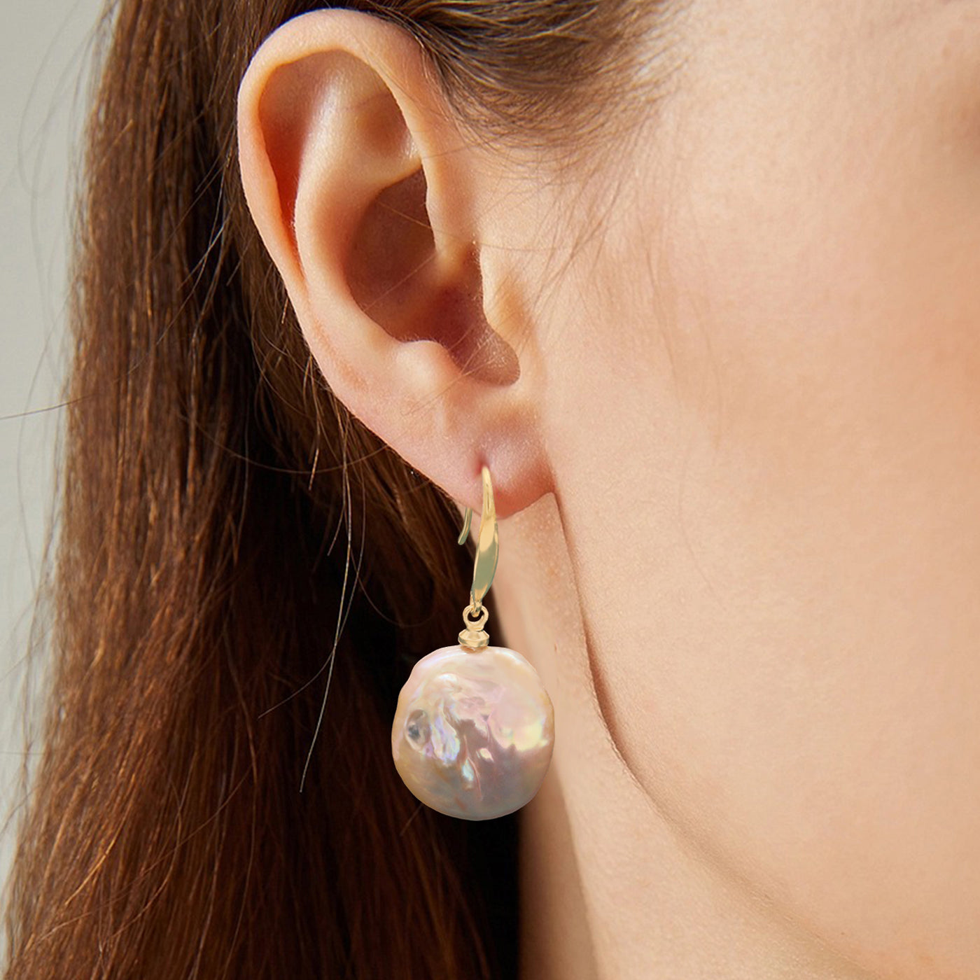 Fresh Fresh Water Baroque Pearl pendant Earrings Natural Aurora Gloss Fresh water pearl earrings, unique irregular design, suitable for everyday wear and gift occasions French elegant fresh water pearl earrings