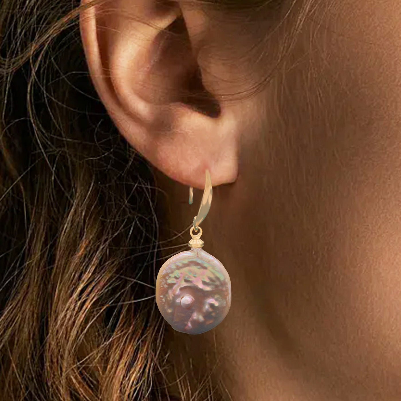 Fresh Fresh Water Baroque Pearl pendant Earrings Natural Aurora Gloss Fresh water pearl earrings, unique irregular design, suitable for everyday wear and gift occasions French elegant fresh water pearl earrings