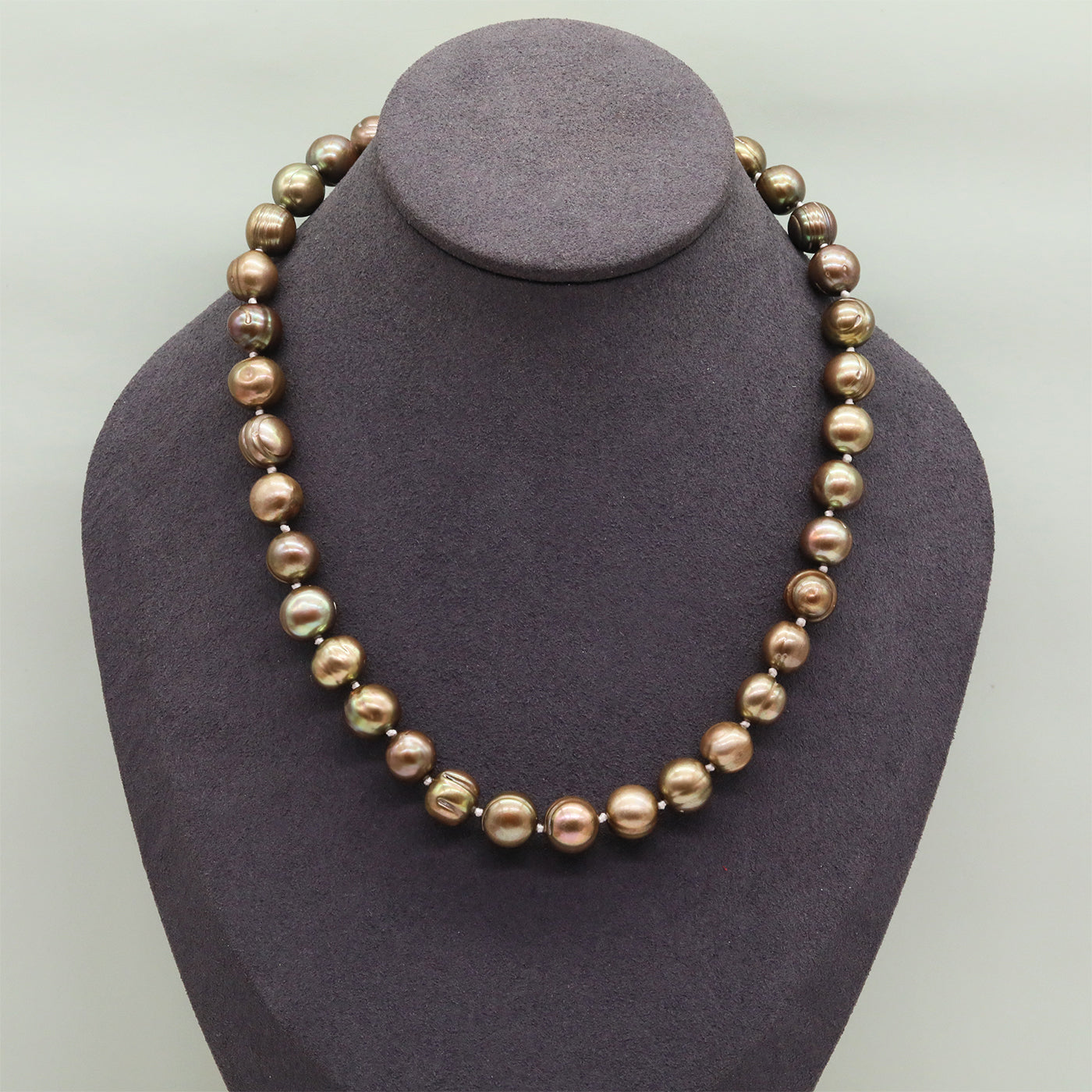 Elegant 10-11mm brown Freshwater Pearl Necklace Handmade 17.7inch long Freshwater Pearl necklace with flower buckle Elegant Christmas, Valentine's Day gift, suitable for everyday, party wear for men and women [XL-2412golden-02]