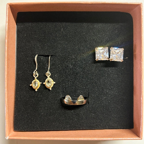 3 pcs. set oval peridot earring-square clear CZ earring-cat ring