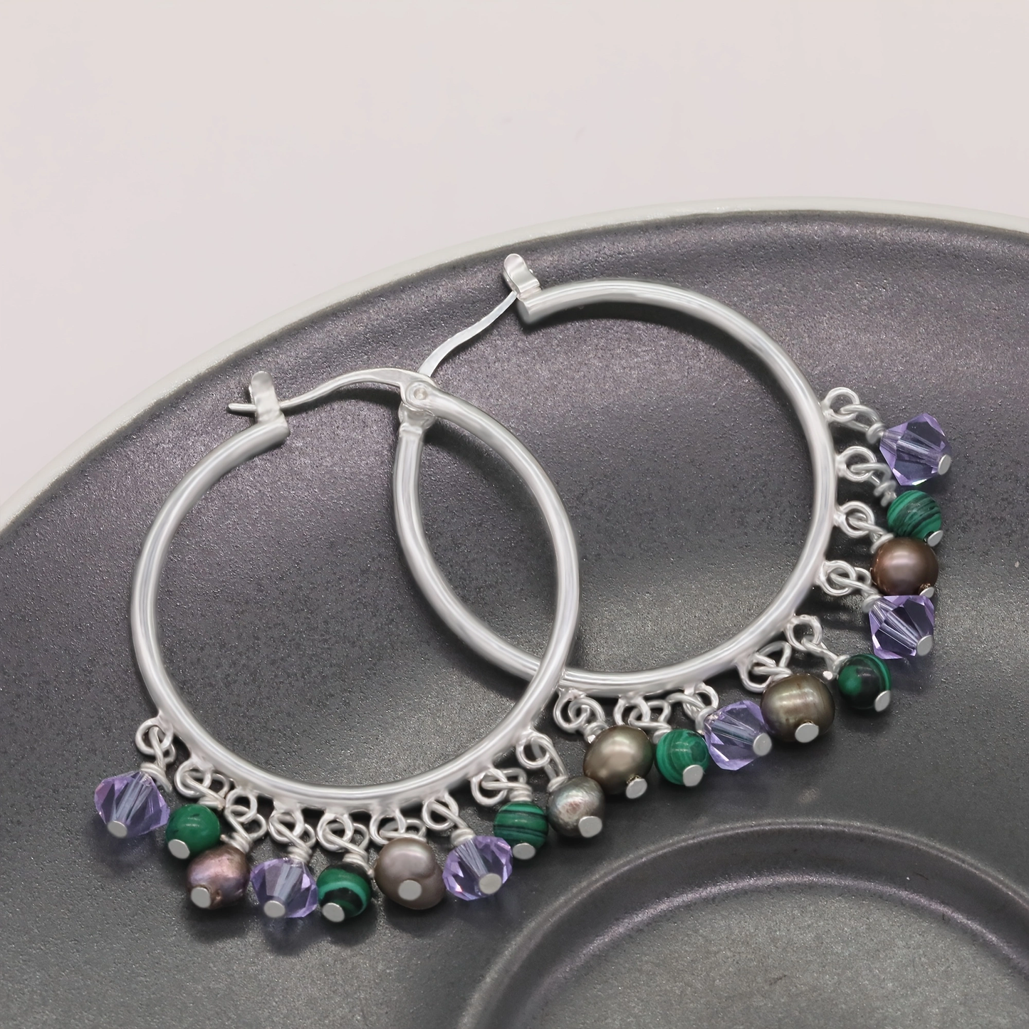 A pair of hoop earrings Boho style fresh water pearl and stone earrings in a lovely tassel style design, perfect for birthdays, anniversaries, Valentine's Day gifts, with gift box[EH-2501Colour-01]