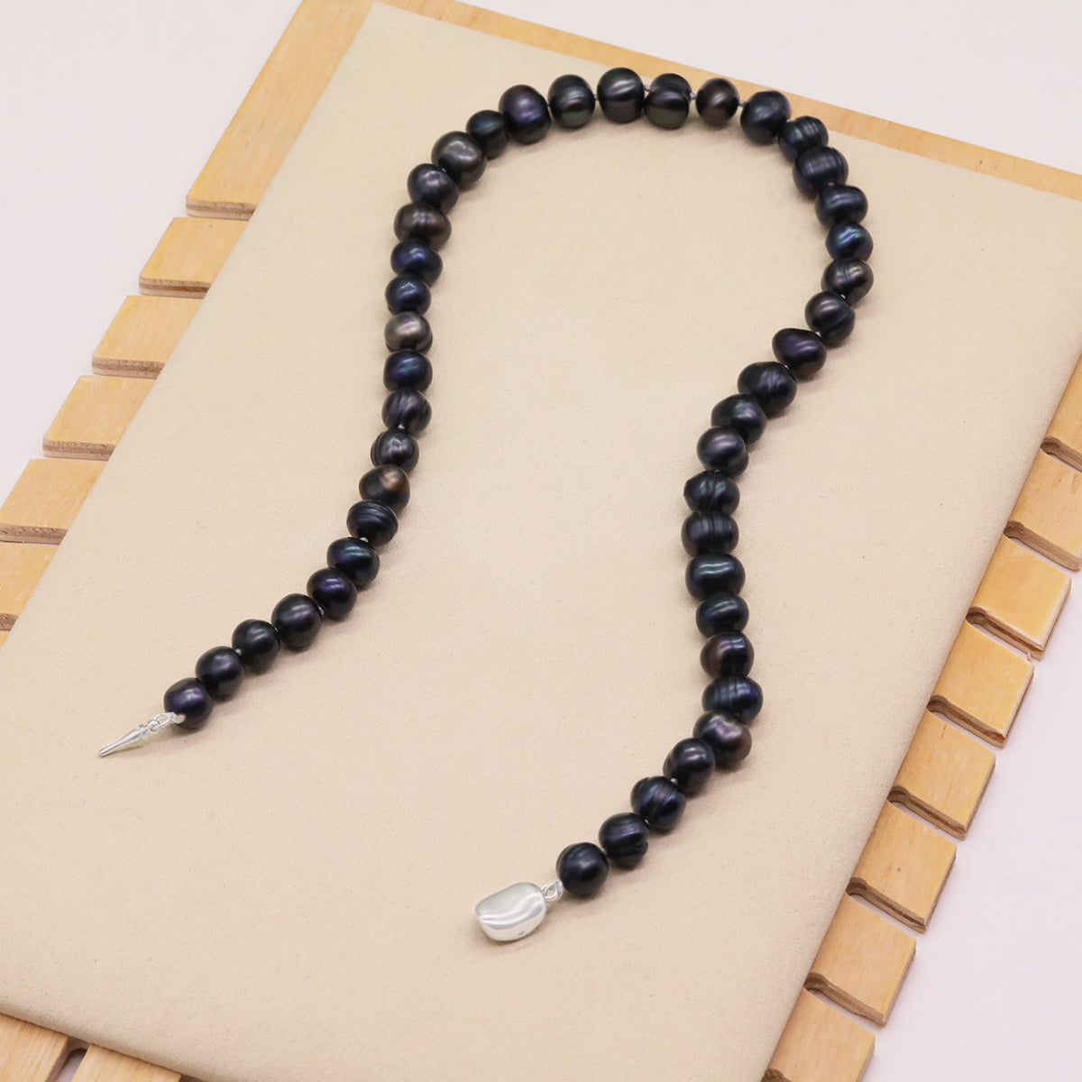 Handmade Freshwater Pearl Necklace Vintage Design Style, Suitable for Daily Wear, Special Occasions, Christmas, Mother'S Day, Thanksgiving, Valentine'S Day, Universal Accessories for All Seasons【NK-XL2501Black-02】