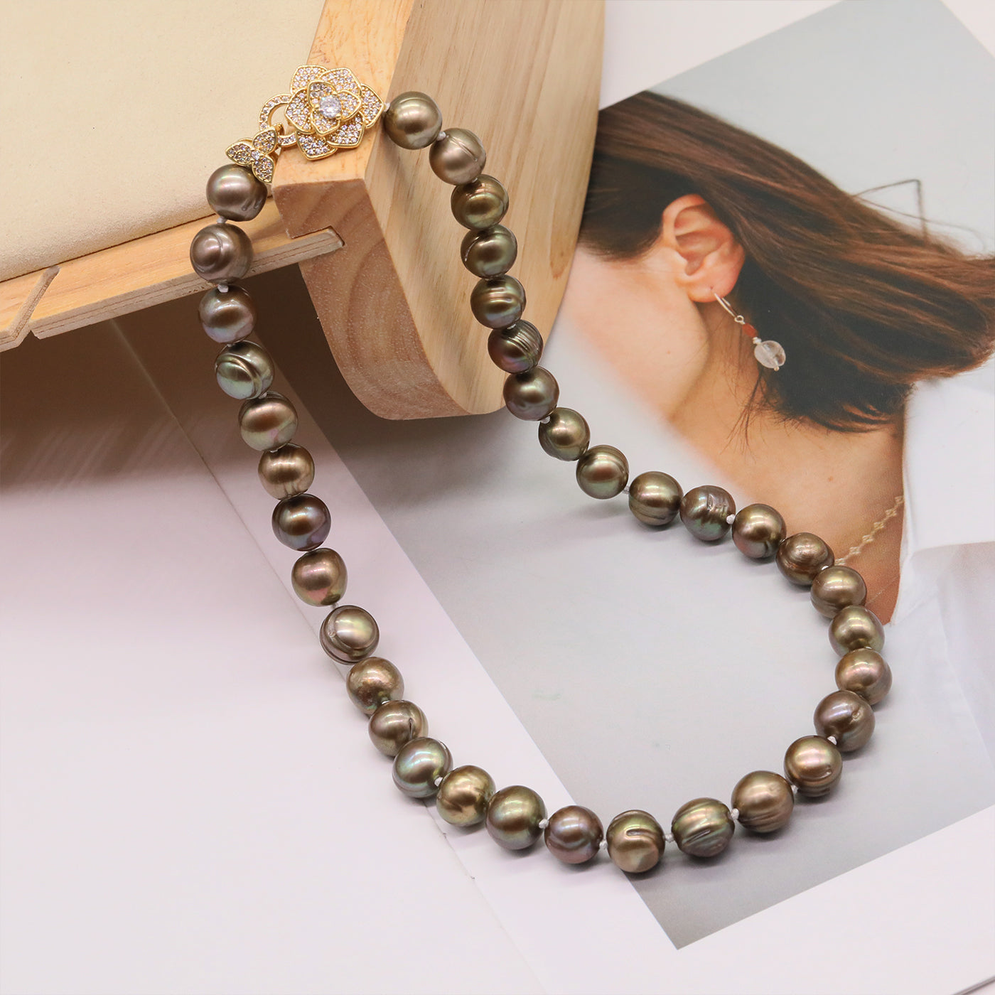 Elegant 10-11mm brown Freshwater Pearl Necklace Handmade 17.7inch long Freshwater Pearl necklace with flower buckle Elegant Christmas, Valentine's Day gift, suitable for everyday, party wear for men and women [XL-2412golden-02]