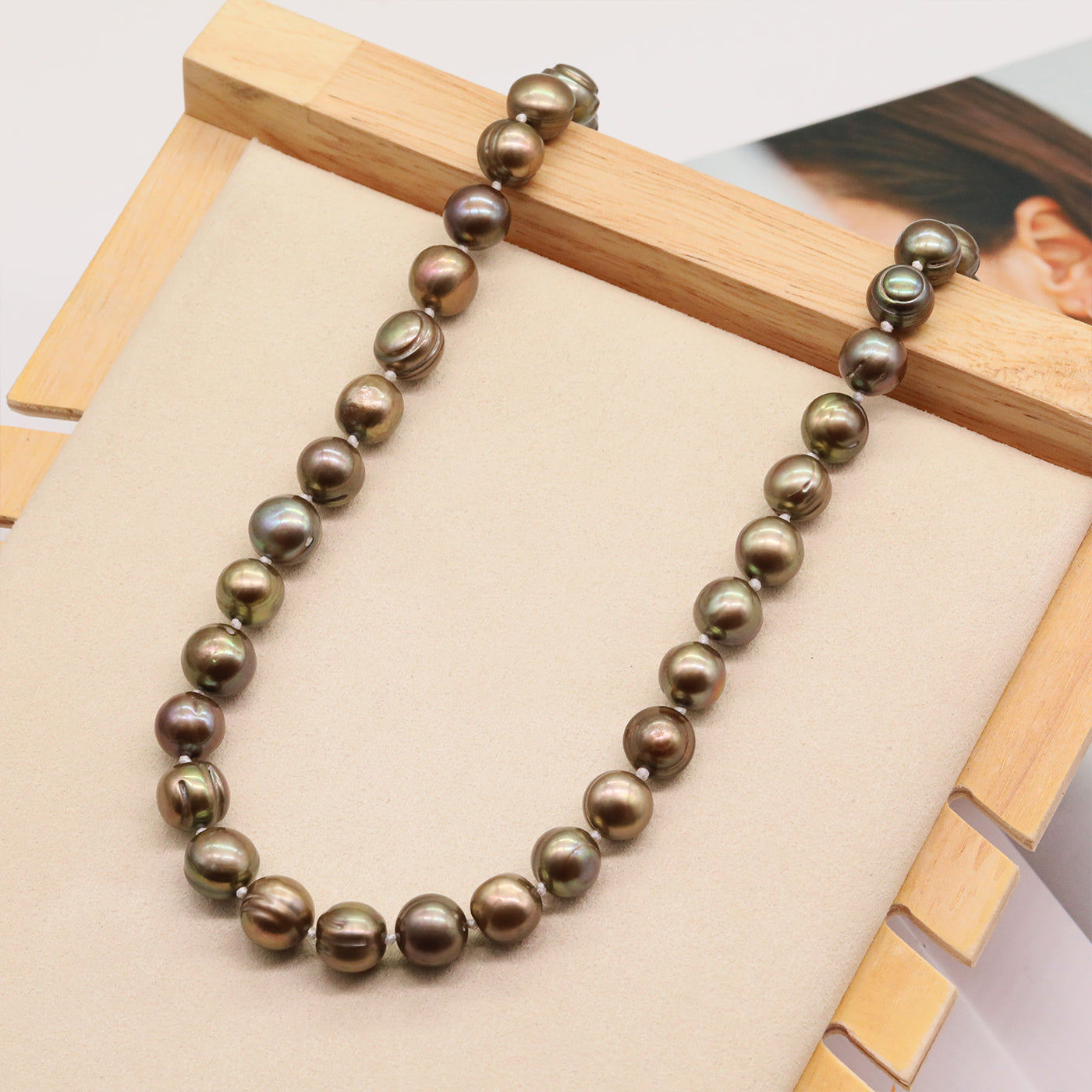 Elegant 10-11mm brown Freshwater Pearl Necklace Handmade 17.7inch long Freshwater Pearl necklace with flower buckle Elegant Christmas, Valentine's Day gift, suitable for everyday, party wear for men and women [XL-2412golden-02]