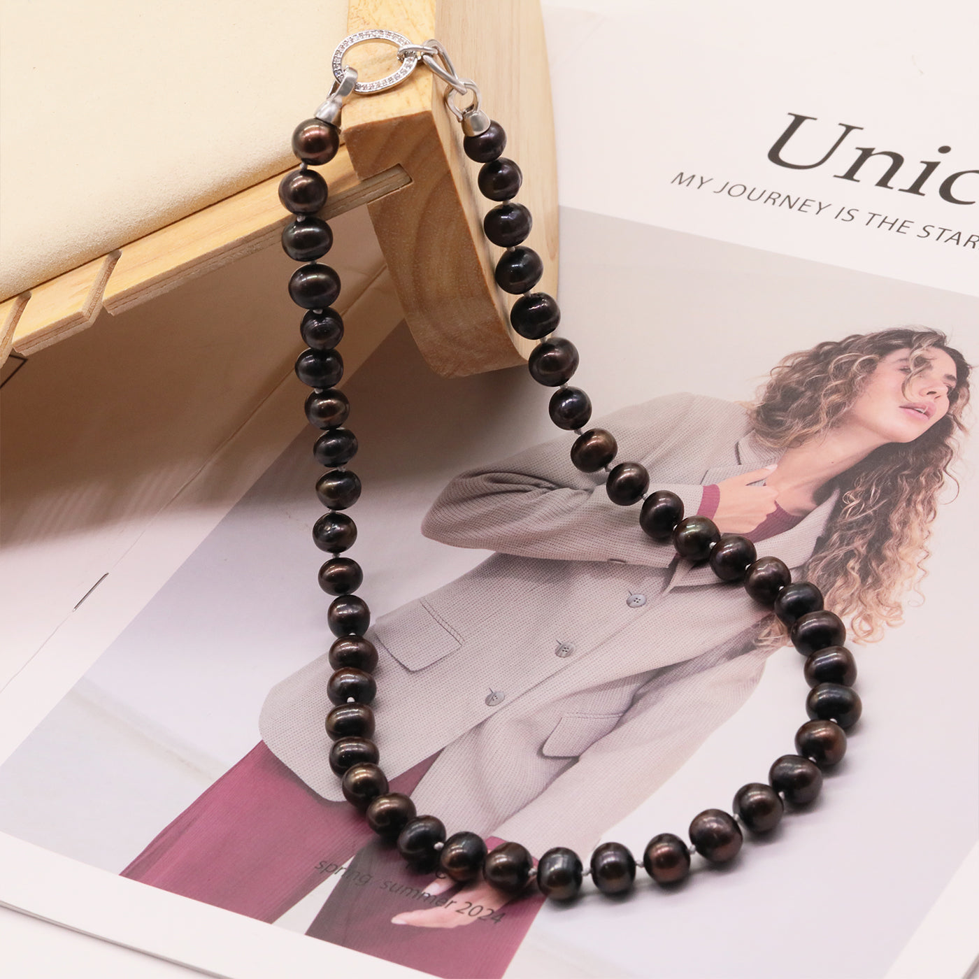 Exquisite 100% handmade Fresh Water Pearl Necklace 8-9mm black brown fresh water pearl with delicate buttons, unique Valentine's Day gift, with gift box, suitable for everyday, party fresh water pearl necklace for men and women[XL-2501Golden-03]