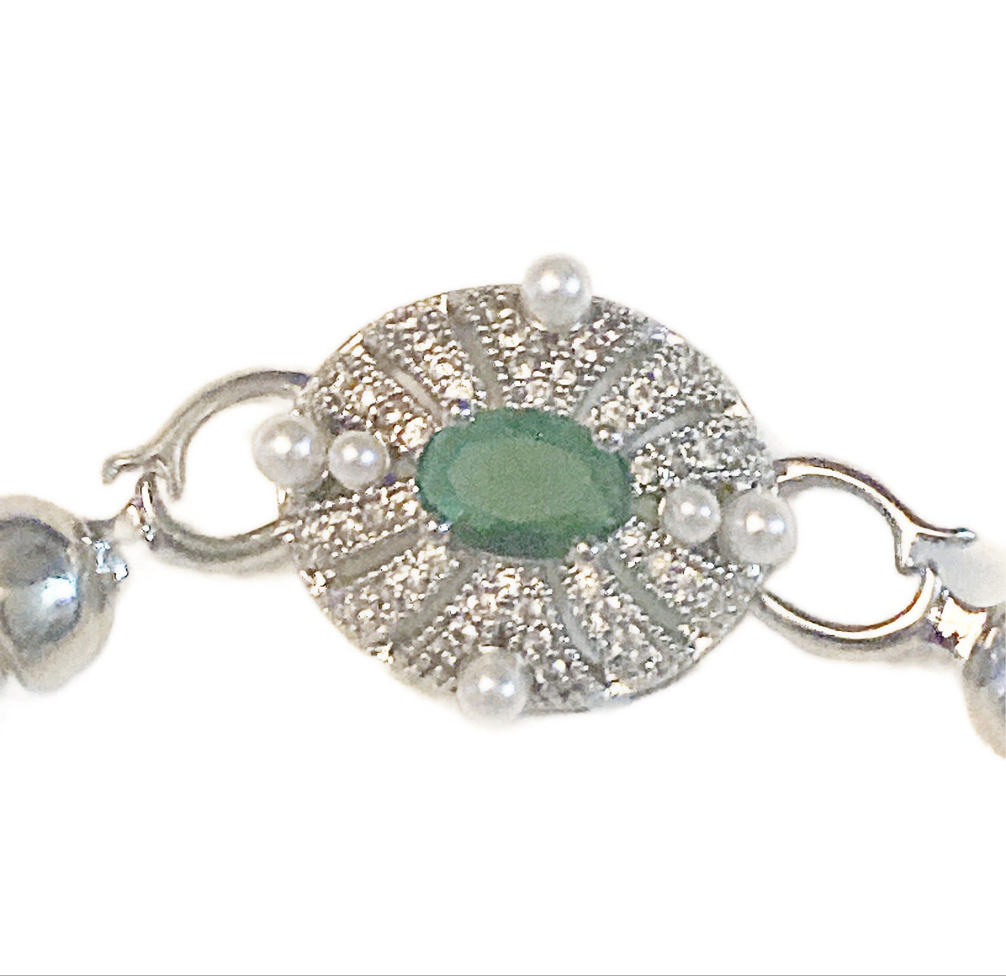 XL-2412WHITE-01  LARGE FRESHWATER 11MM PEARL NECKLACE WITH GREEN STONE CLASP