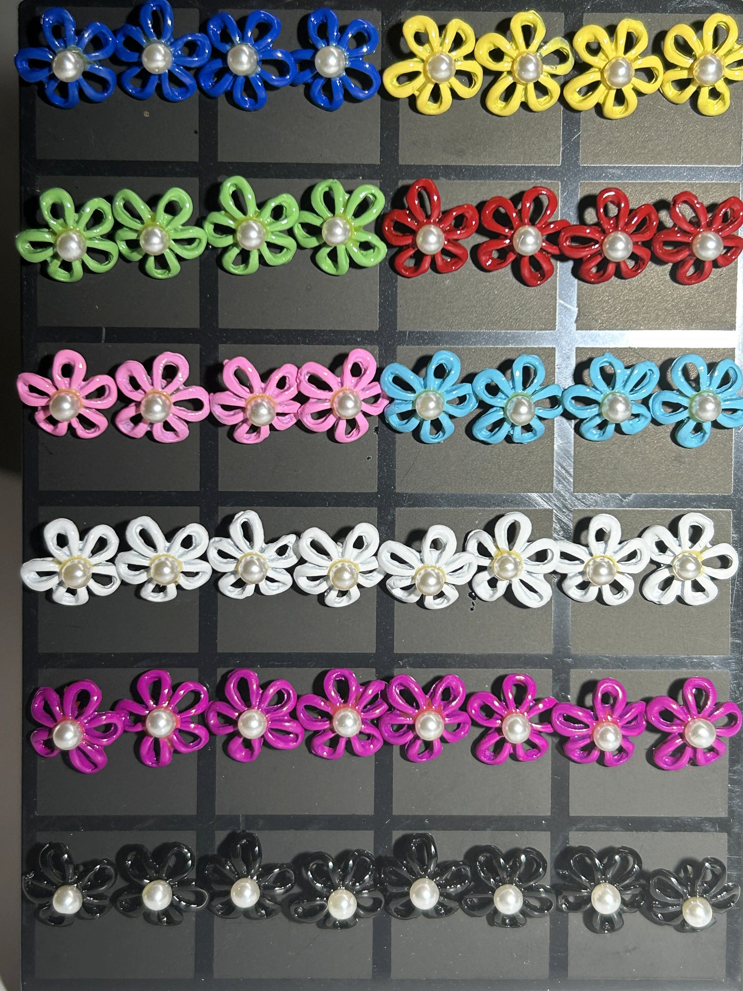 Every day selection of Earrings 12 pair E4