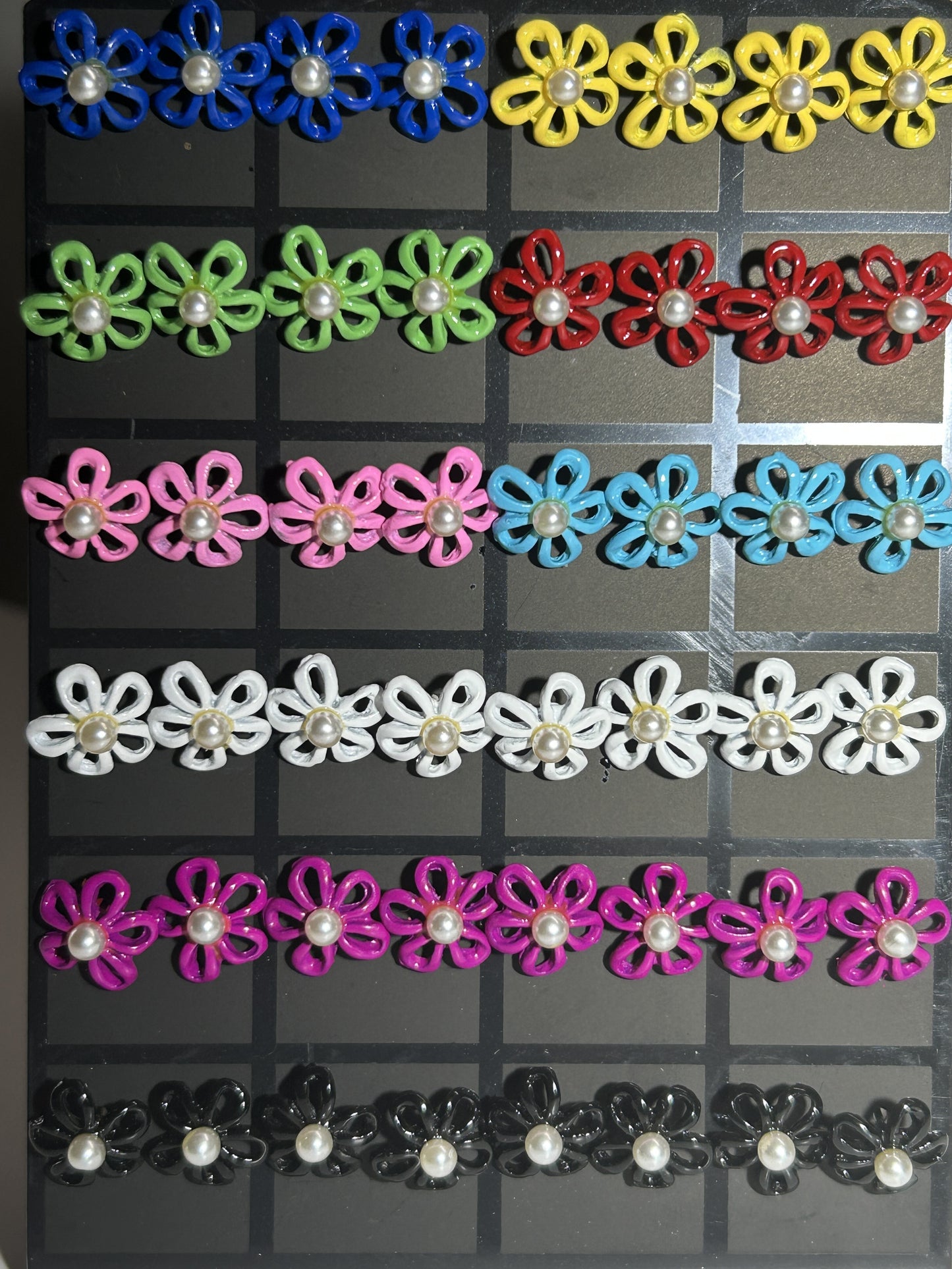 Every day selection of Earrings 12 pair E4
