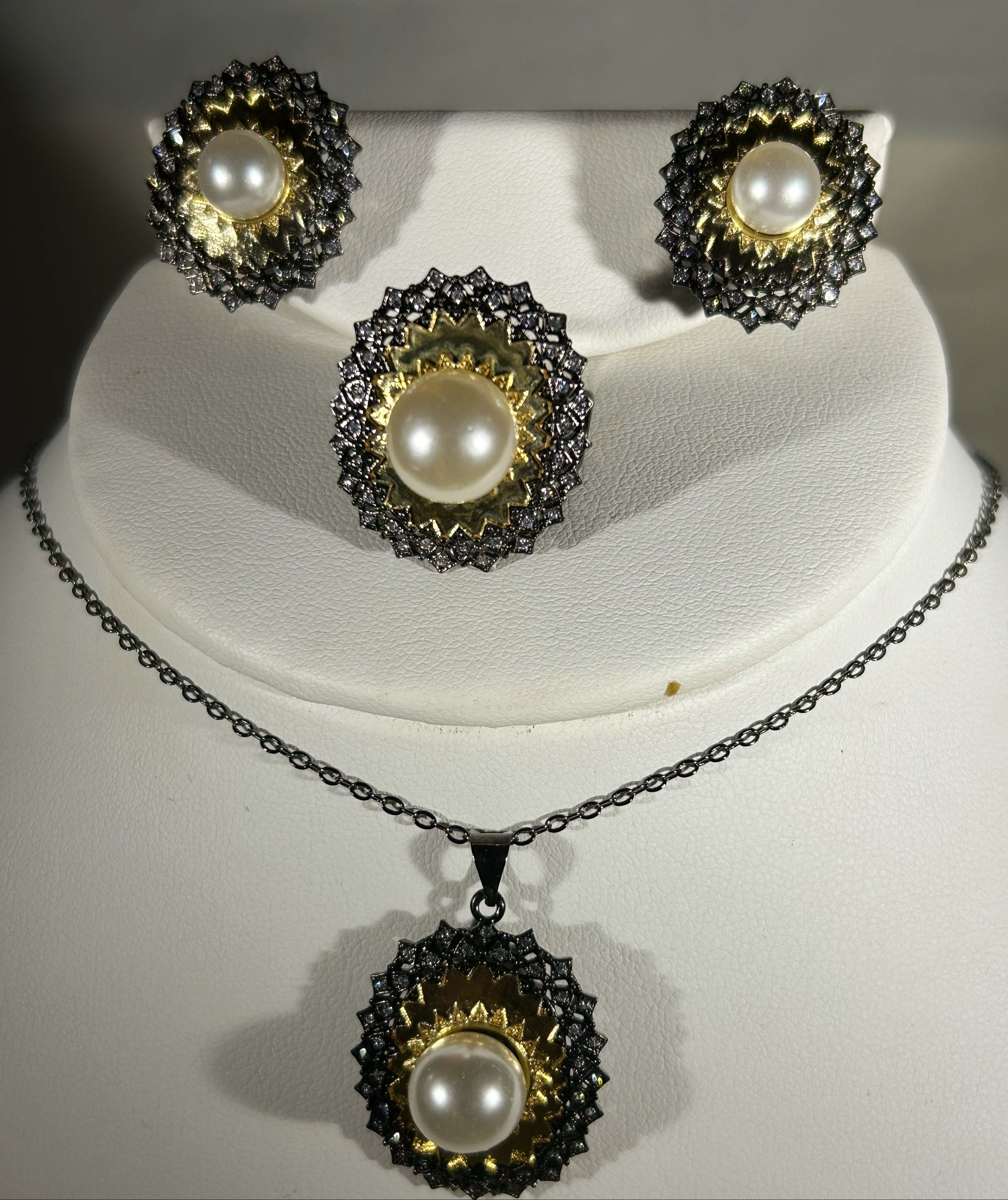 Nightfall 3 piece jewelry set Sunburt