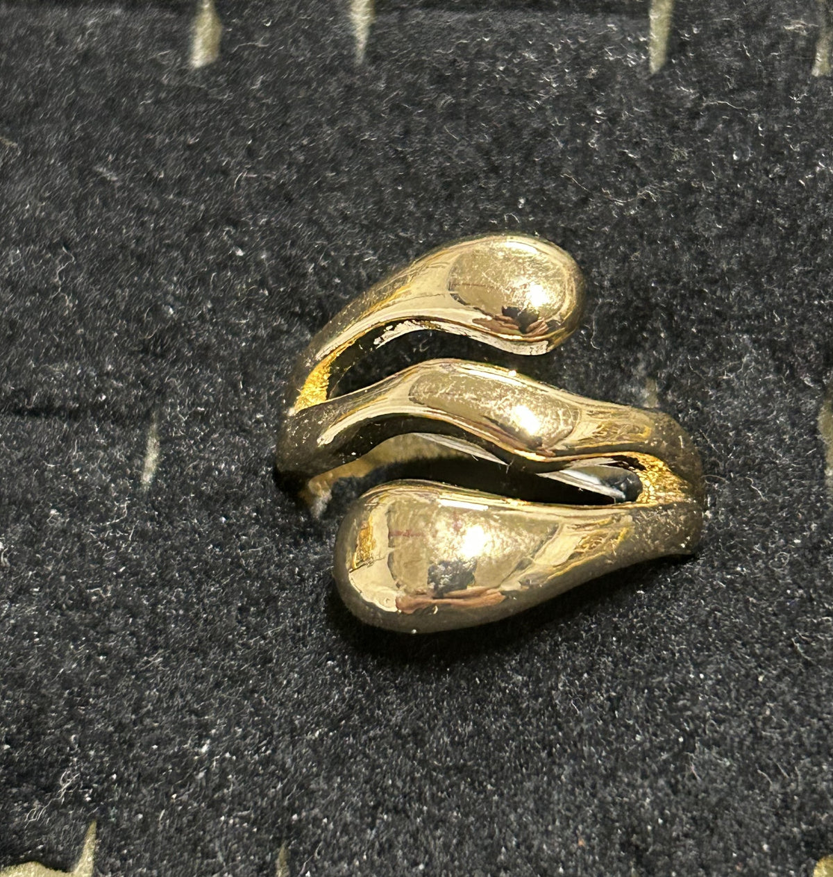 Wholesale Women's Fashion Rings - Gold Wave Wrap