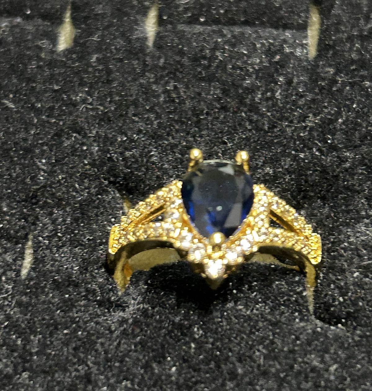Wholesale Women's Fashion Rings - Blue Pear