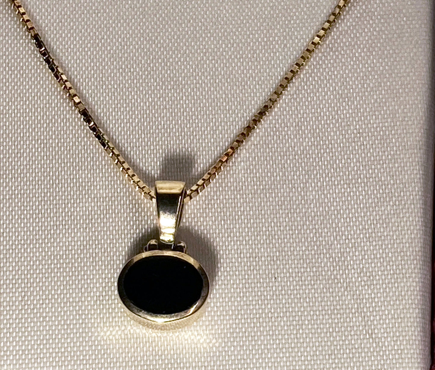 24kt. gold plate over .925 sterling silver onyx pendant gift boxed