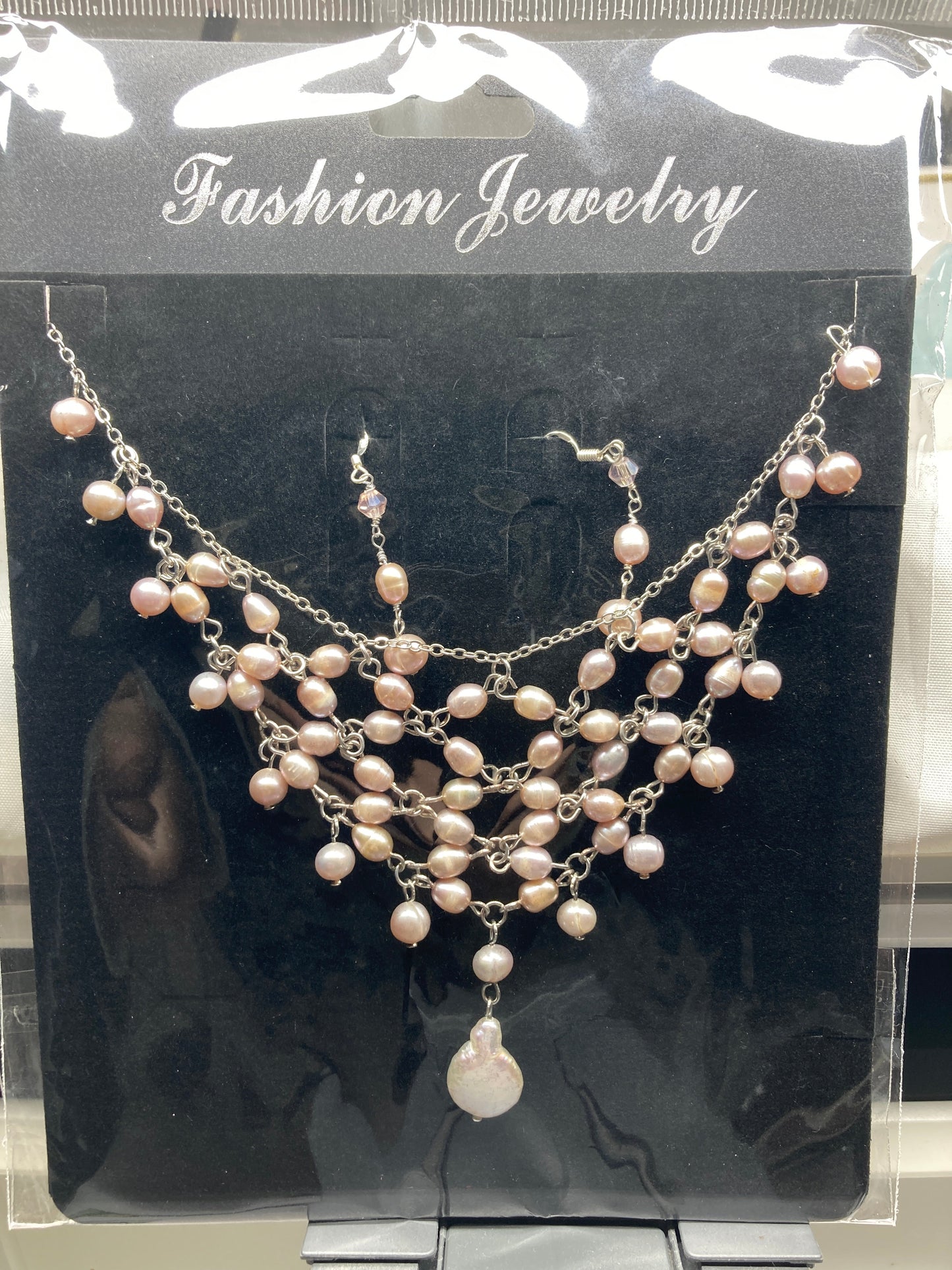 Pink freshwater pearl necklace and earring set (DS)