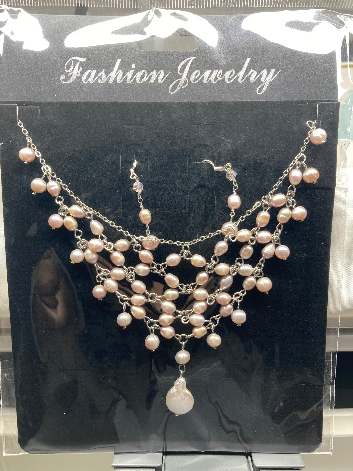 XL-2411PINK-00 Pink freshwater pearl necklace and earring set