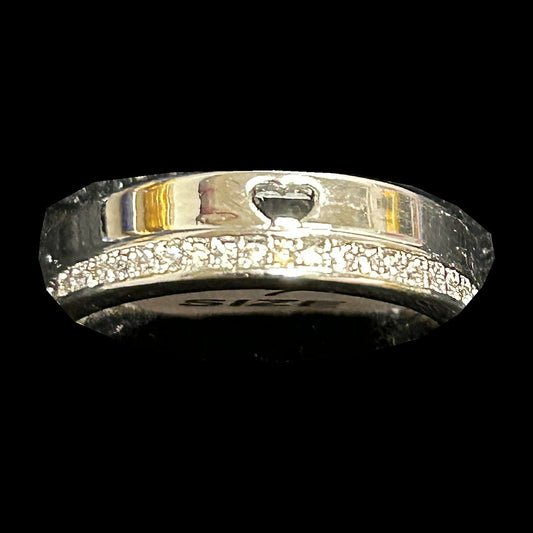 Wholesale Women's Fashion Rings - Silver Heart Band