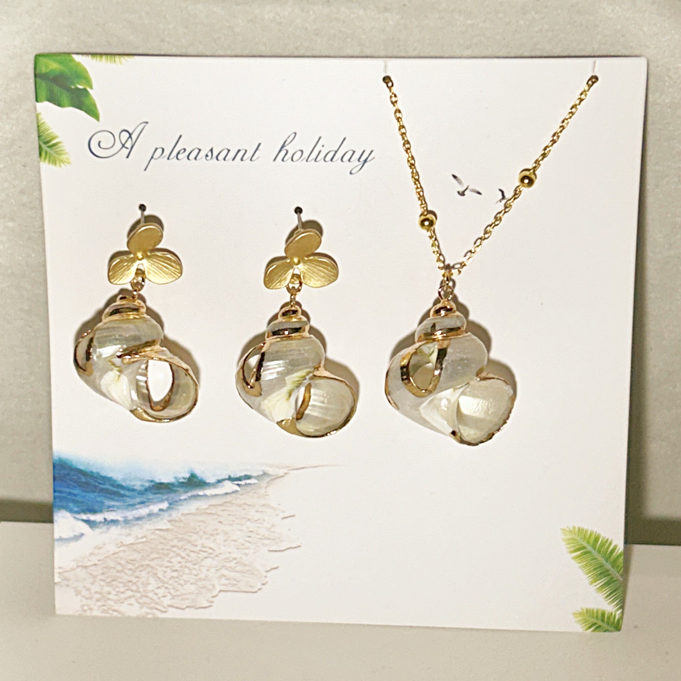 Boho Ocean Theme Jewelry Set – Natural Seashell Pendant Necklace and Earrings