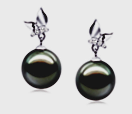 Tahitian pearl and diamond 14K gold earring