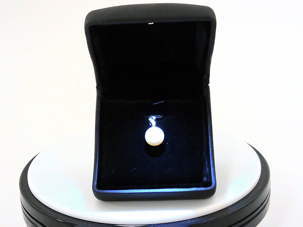 Freshwater pearl and diamond pendant 14K Gold