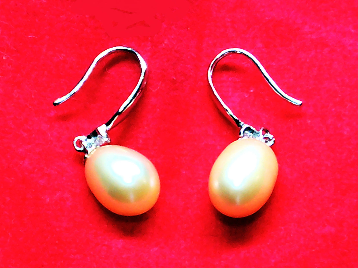 Pearl earring 8 x 6 with CZ
