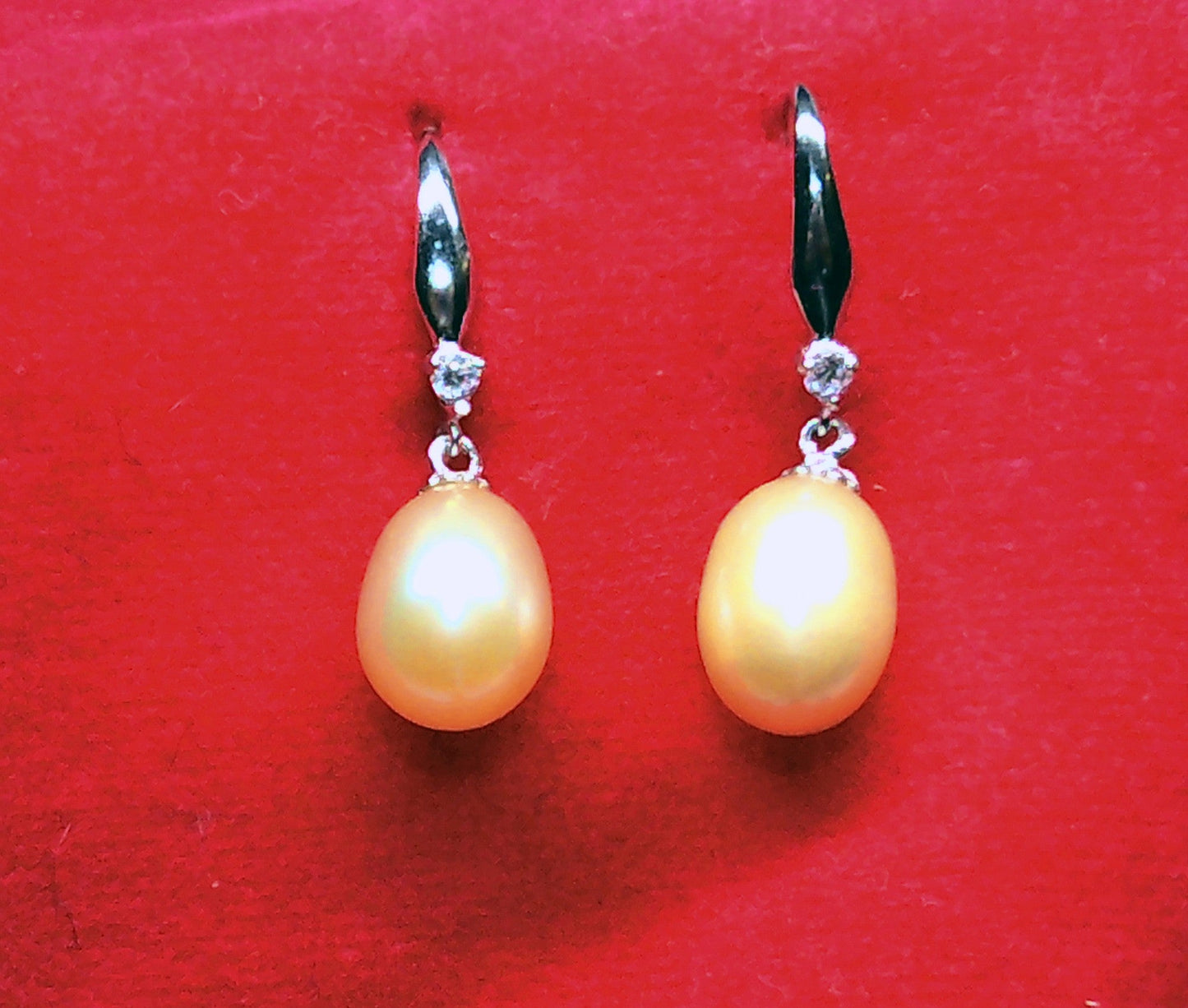 Pearl earring 8 x 6 with CZ
