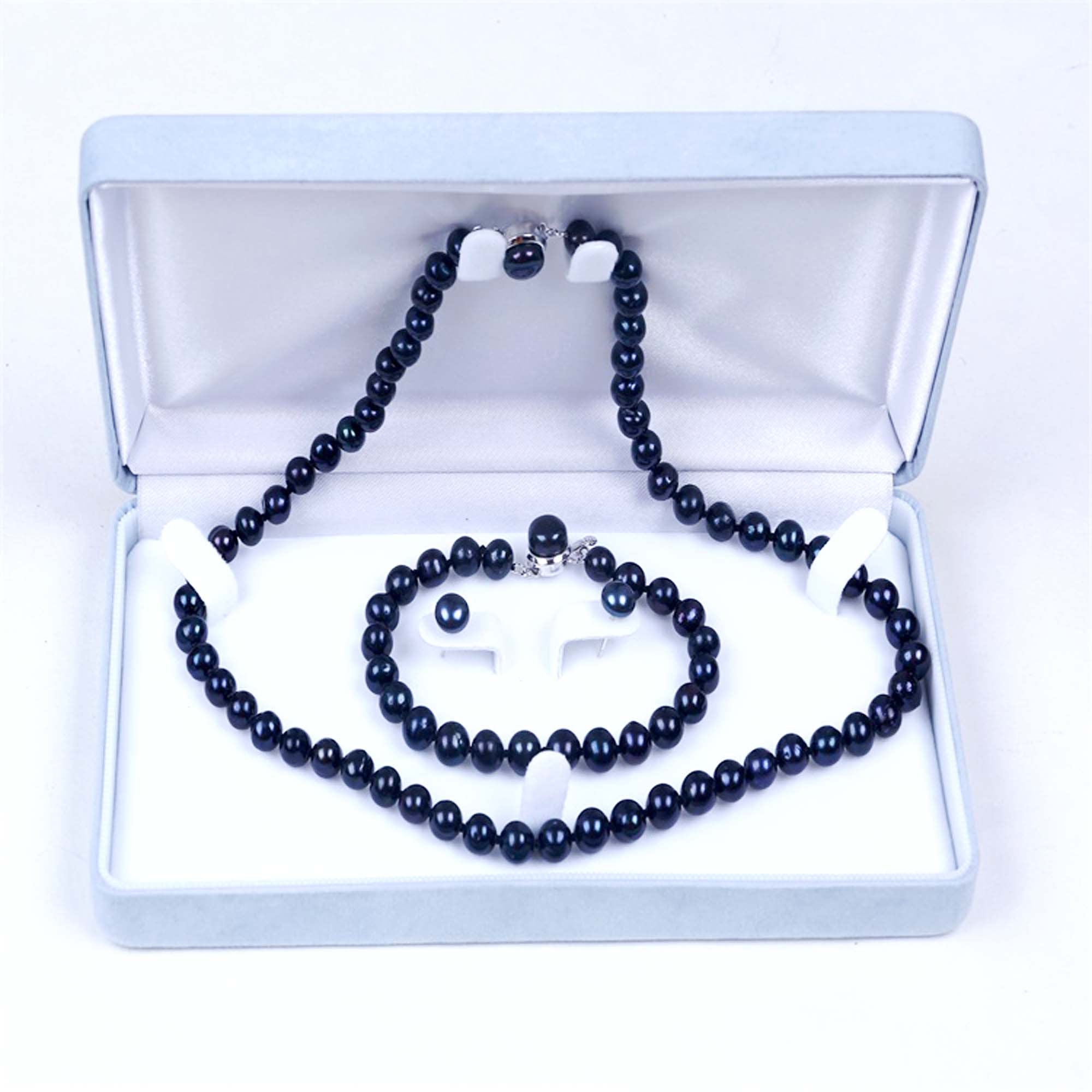 Excellent quality 3 piece freshwater pearl set in elegant gift box